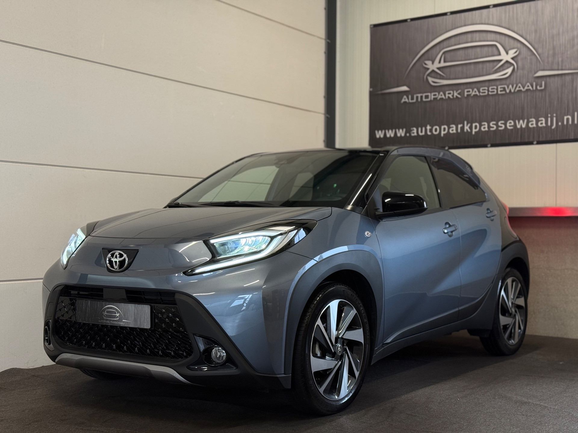 Toyota Aygo X 1.0 VVT-i S-CVT Premium Apple Carplay, ACC, JBL, Achteruitrijcamera, Parkeersensoren, Stoelverwarming, Keyless