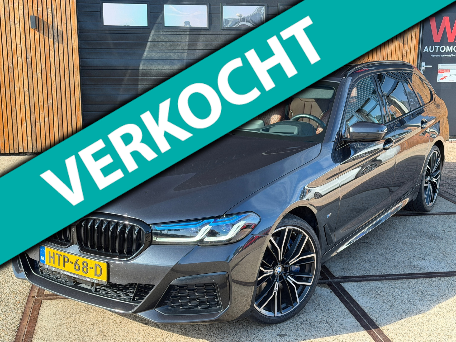 BMW 5 Serie Touring 540d xDrive High Executive M-Sport / Leder / HUD / Trekhaak / 360cam / ACC / B&W Audio / Pano / Massagestoelen