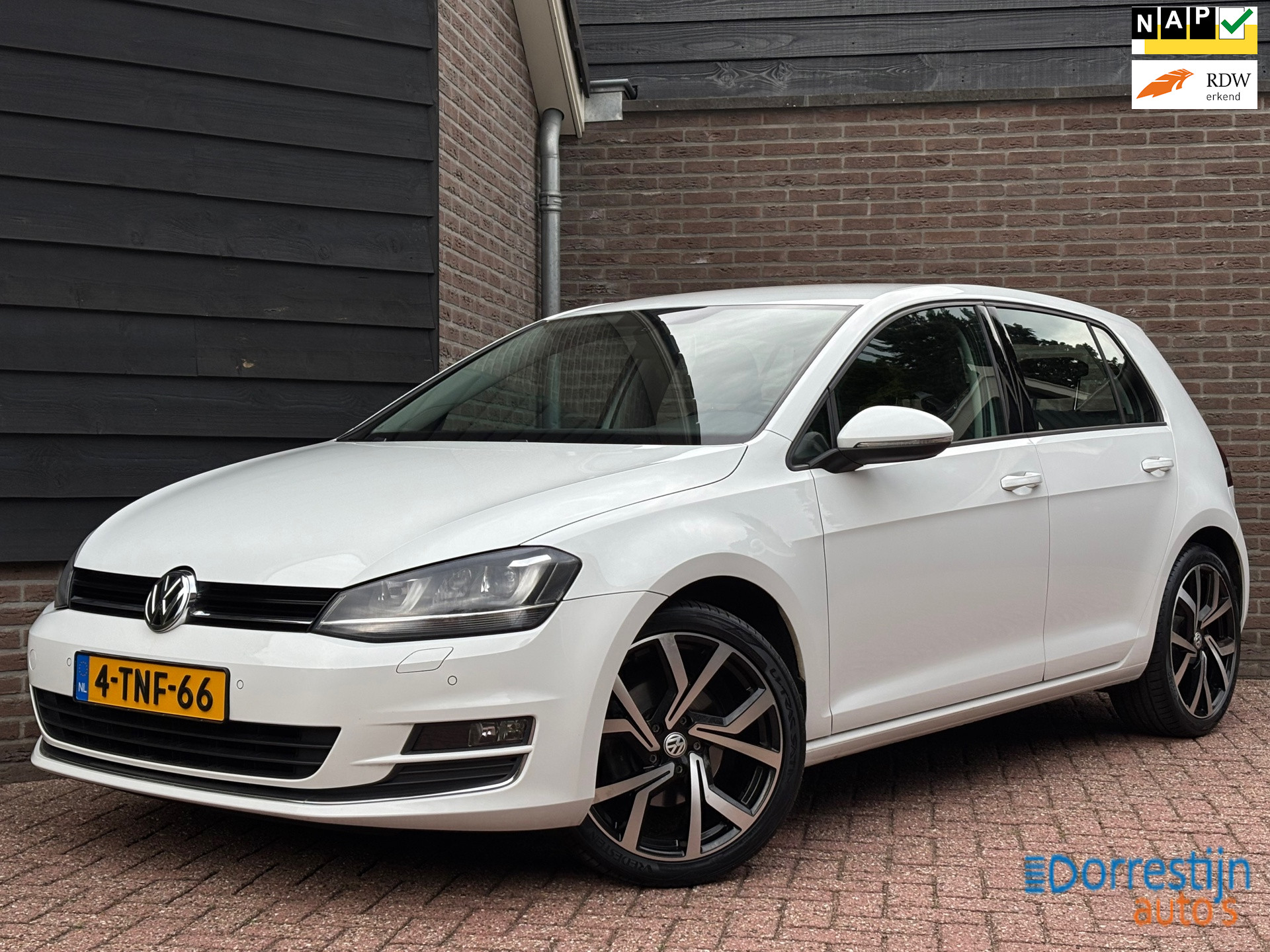 Volkswagen Golf 1.4 TSI ACT Highline | Led | Xenon | Navi | PDC | 18inch | NAP