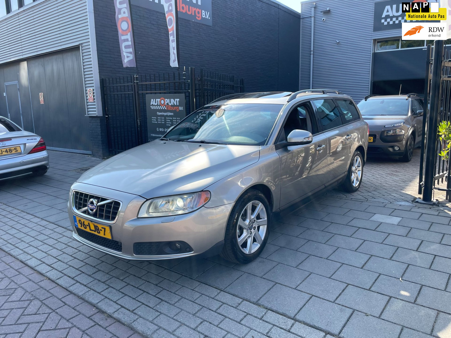 Volvo V70 2.0T Kinetic Schuifdak Trekhaak Airco Navi NAP APK