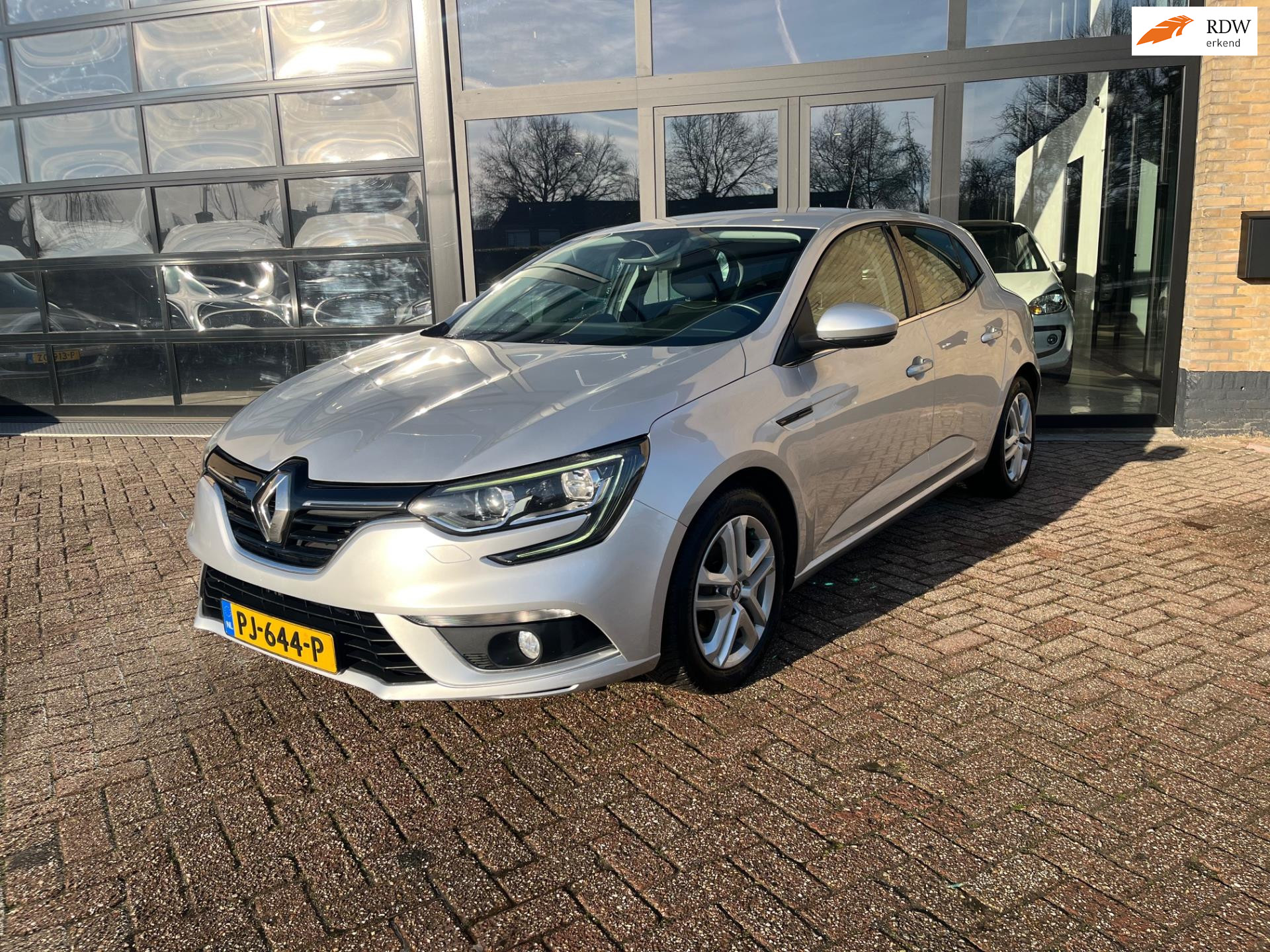 Renault Mégane 1.5 dCi Zen , Navi , stoelverw, Nwe APK