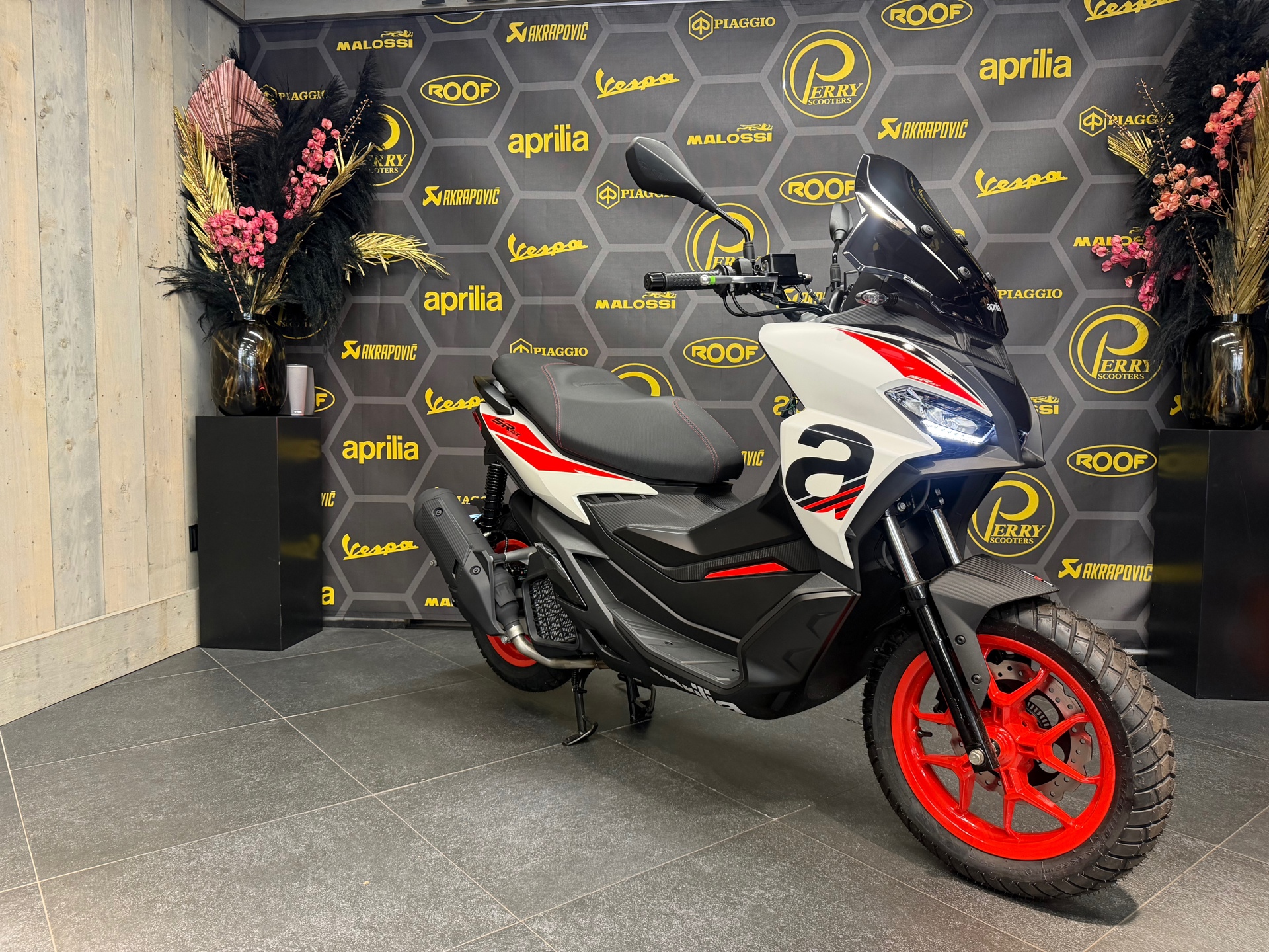 Aprilia SR GT 200 Sport | €1000,- korting | 4 Jaar Fabrieksgarantie | NIEUW 2026 |