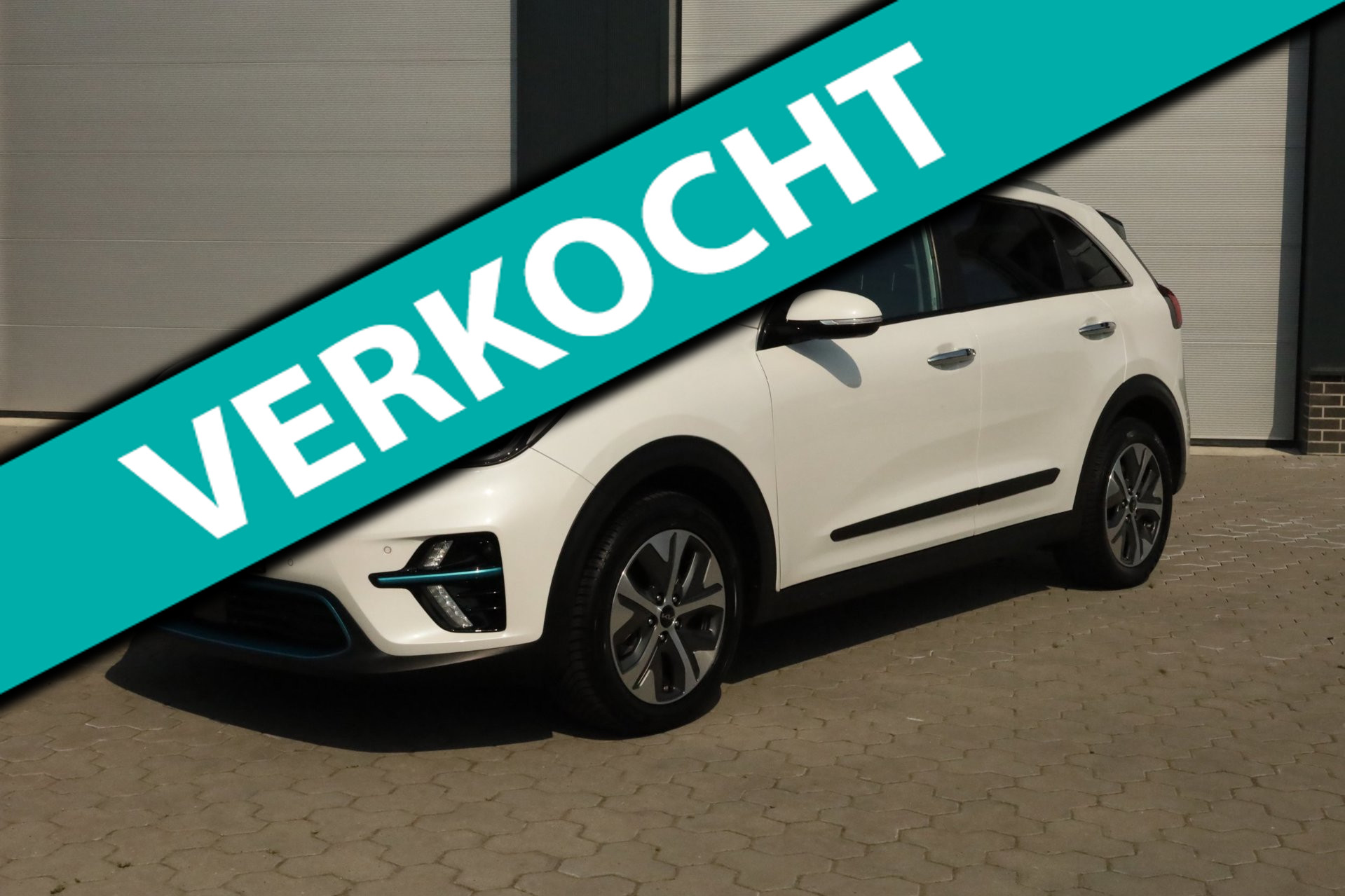 Kia e-Niro Edition 64 kWh Keyless Carplay Adaptief 100% SoH Elektrische stoelen