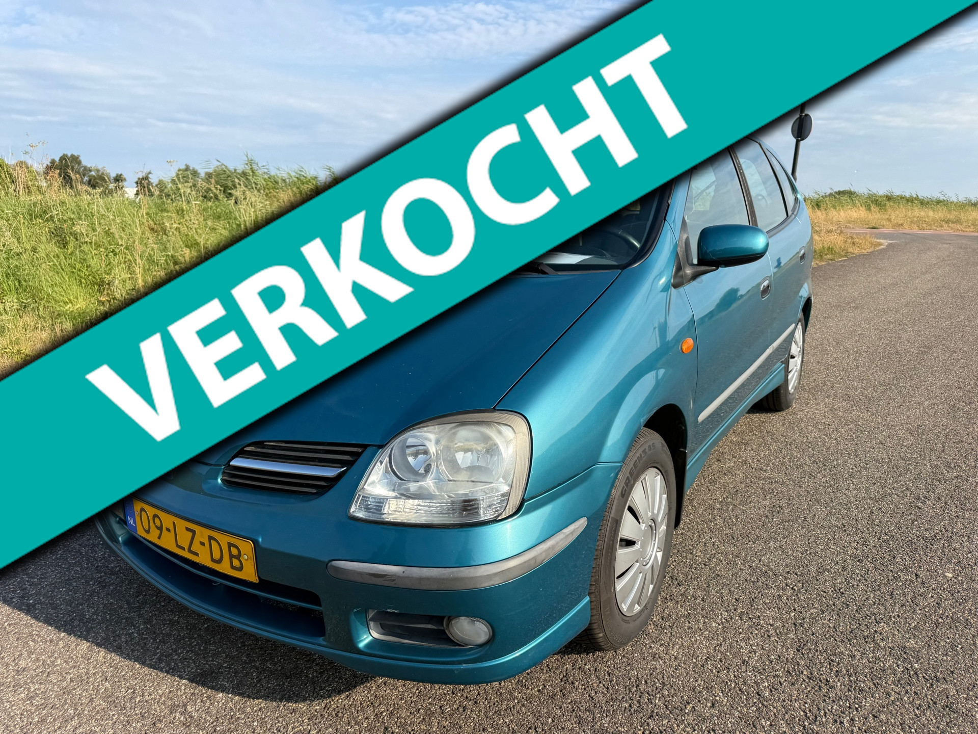Nissan Almera Tino 1.8 Acenta incl nw apk! zeer leuke en ruime auto !