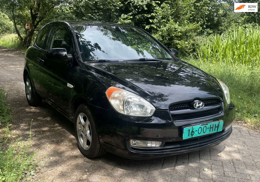 Hyundai Accent 1.6i Airco Nieuwe APK inruil is mogelijk