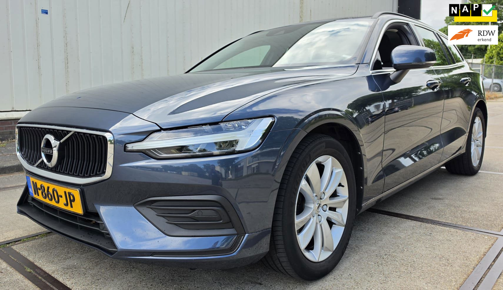 Volvo V60 2.0 B3 Momentum Business