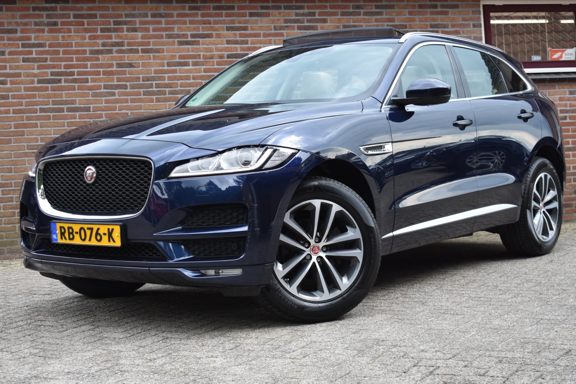 Jaguar F-Pace 2.0 Portfolio AWD 20d ’17 Pano Xenon Clima Navi Cruise Inruil mogelijk