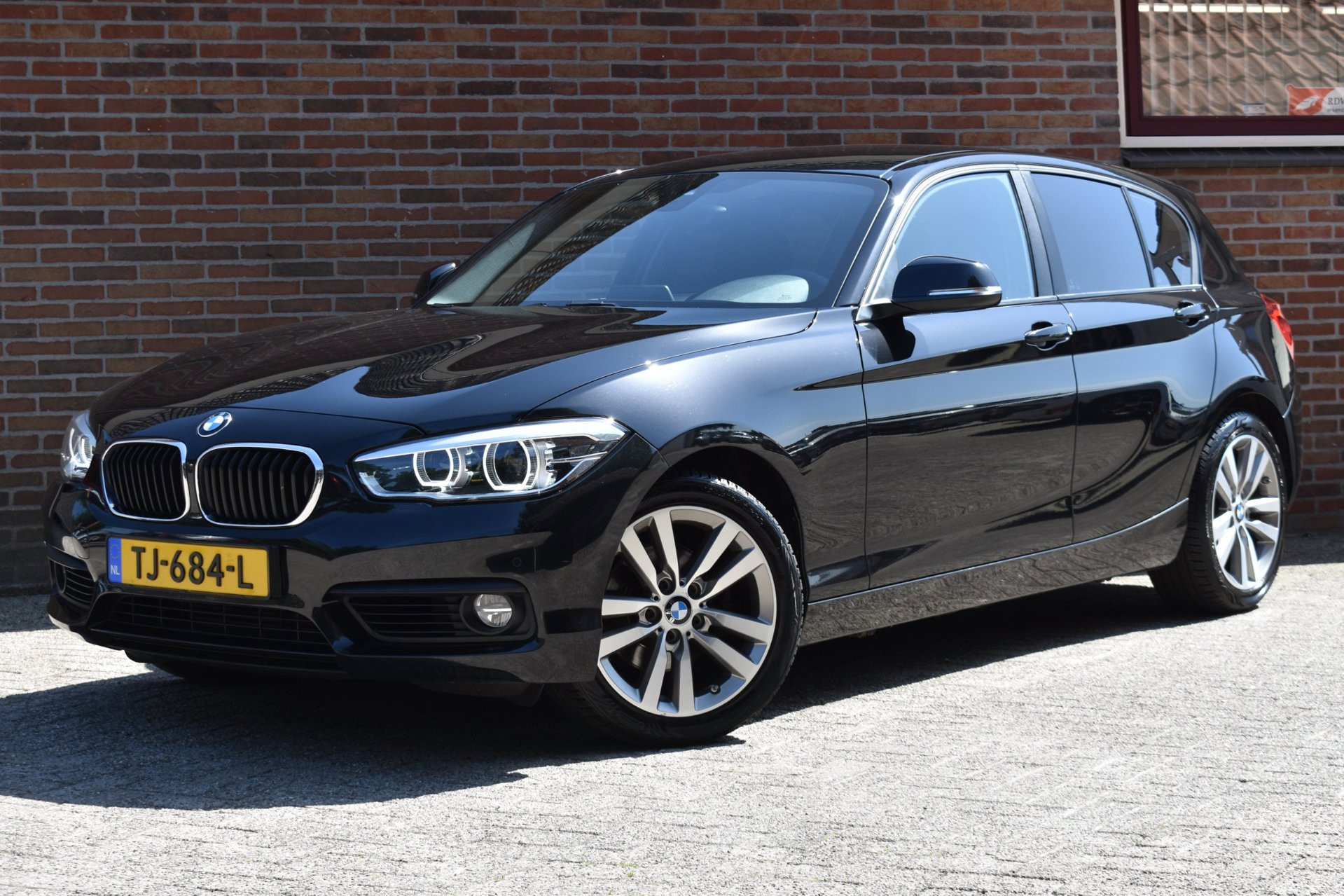 BMW 1-serie 120d Executive ’17 LED Clima Navi Cruise Leder Inruil mogelijk
