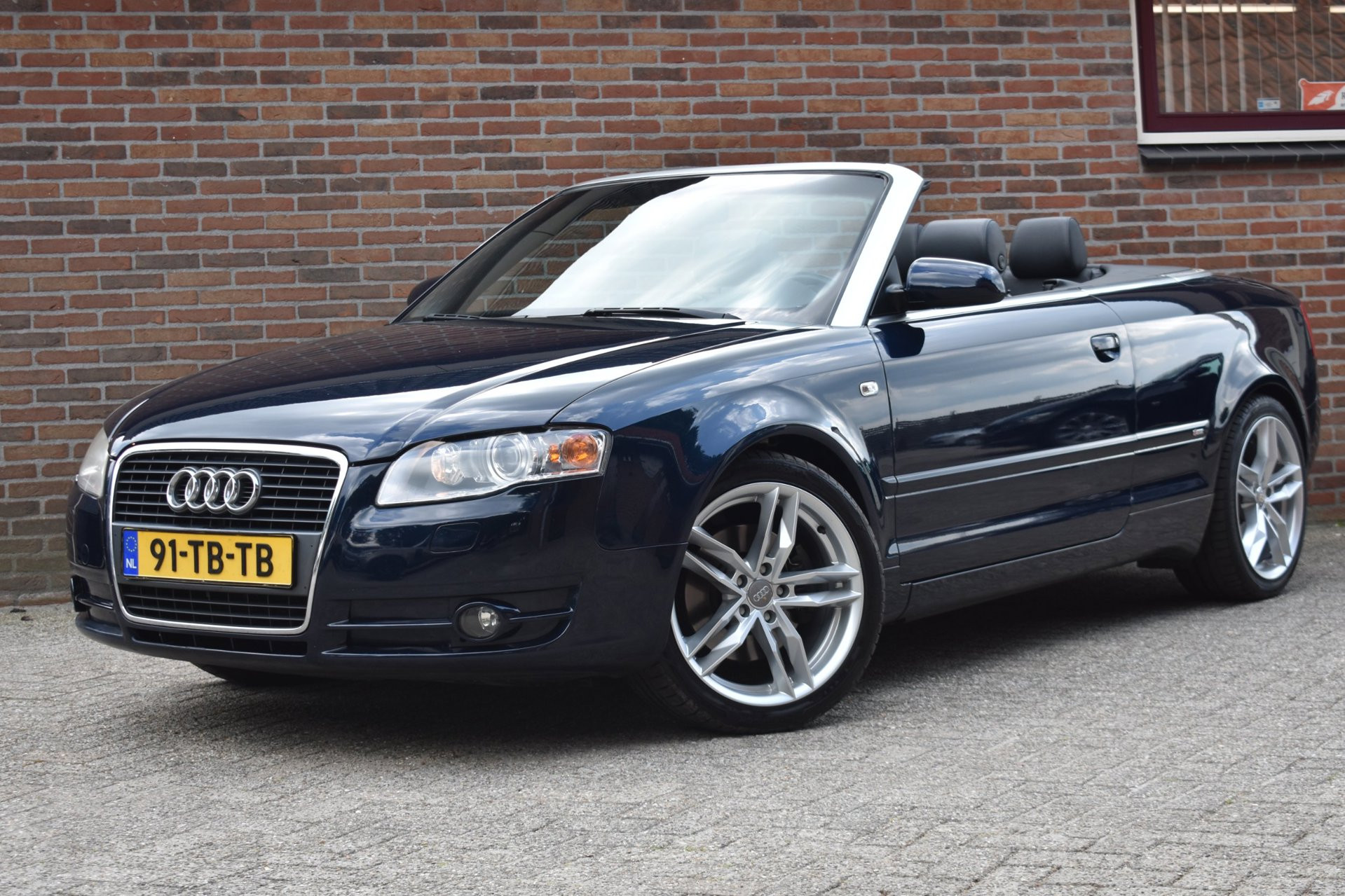 Audi A4 Cabriolet 3.0 V6 ’05 Leder Xenon Clima Inruil mogelijk