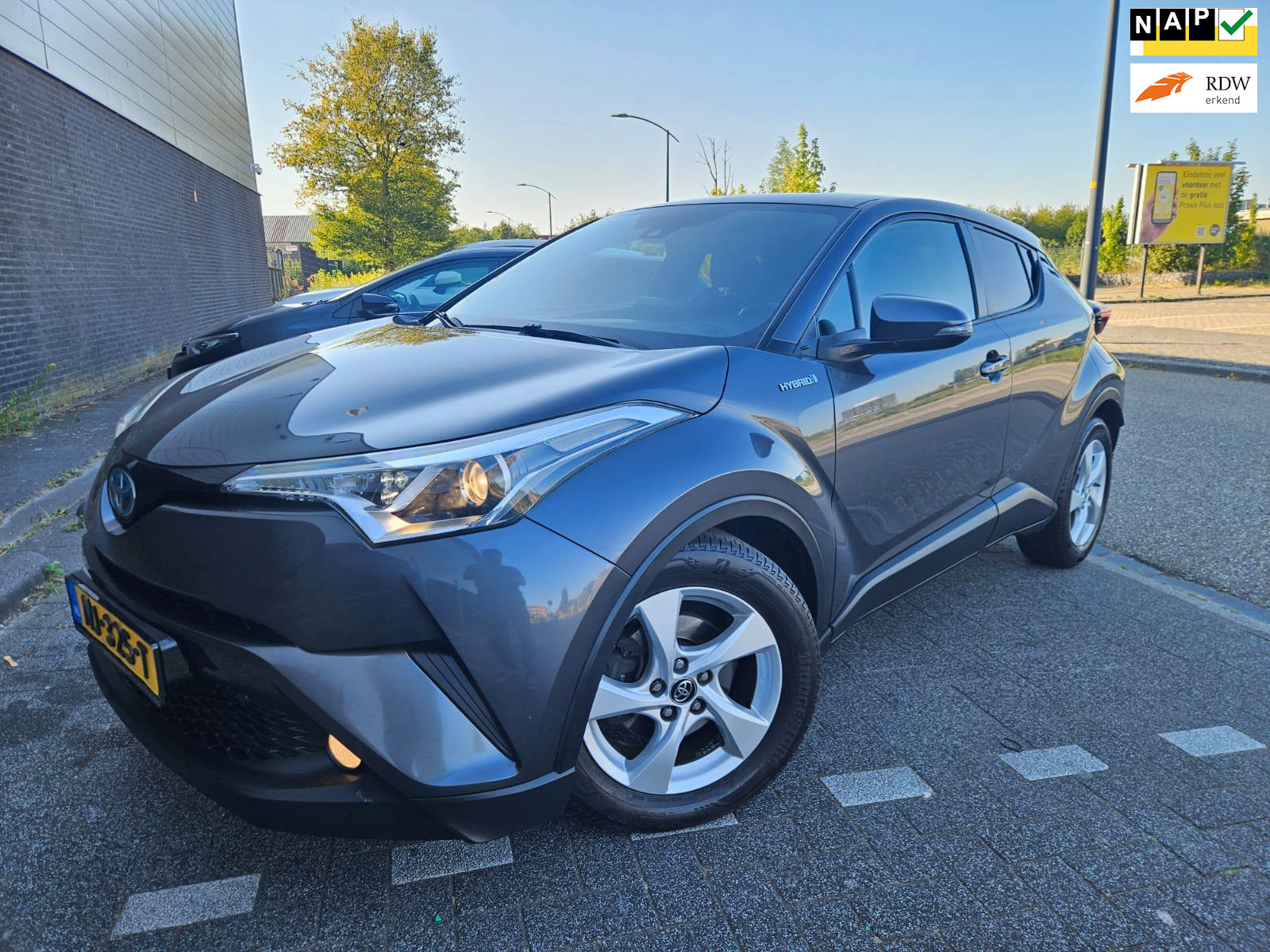 Toyota C-HR 1.8 Hybrid Dynamic GARANTIE
