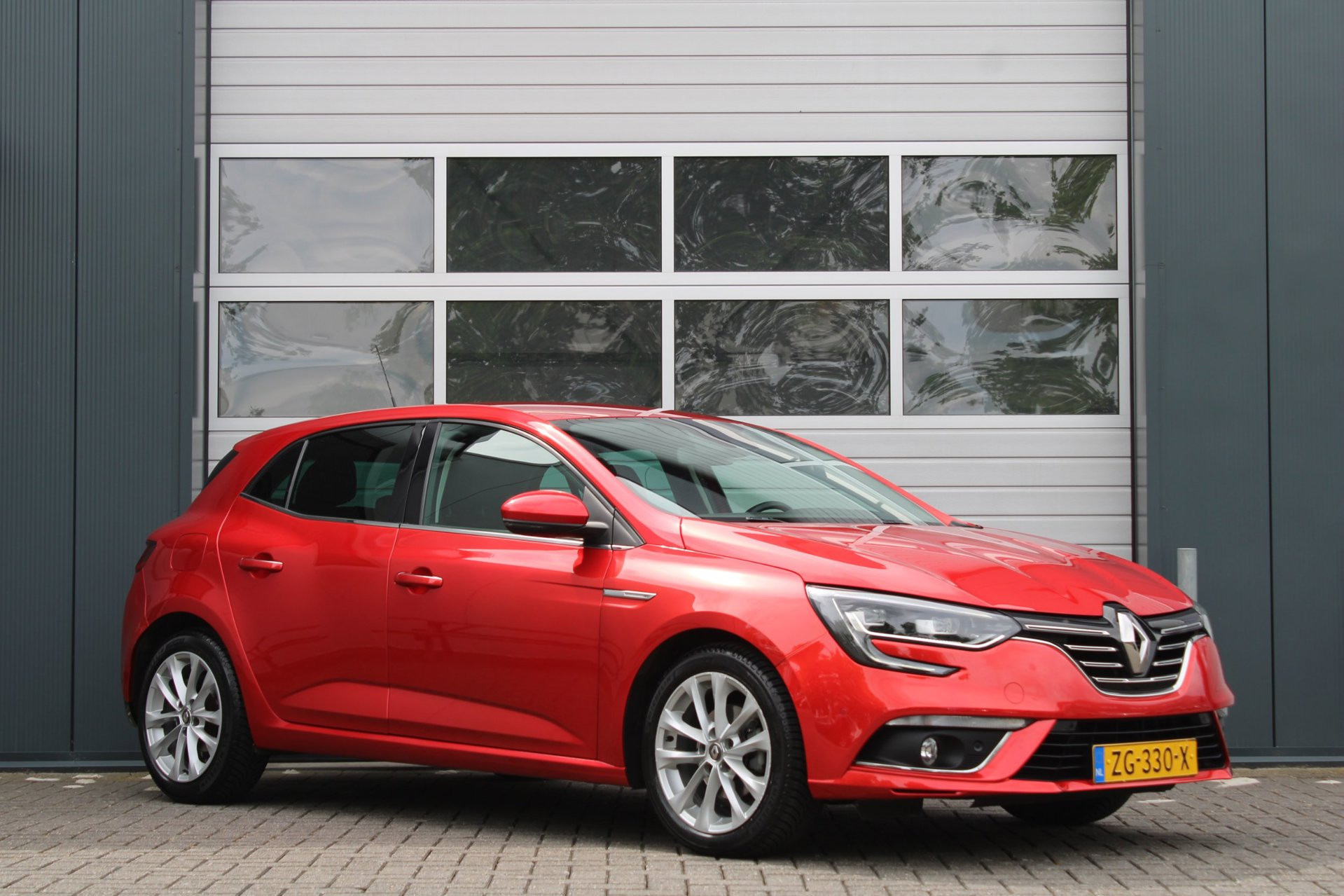 Renault Mégane 1.2 TCe Limited Clima/Cruise/Camera/Keyless/Navi/Bluetooh/PDC/HalfLeder/LED/ParkAssist/Dodehoek/Radio.AUX.USB/17″LM