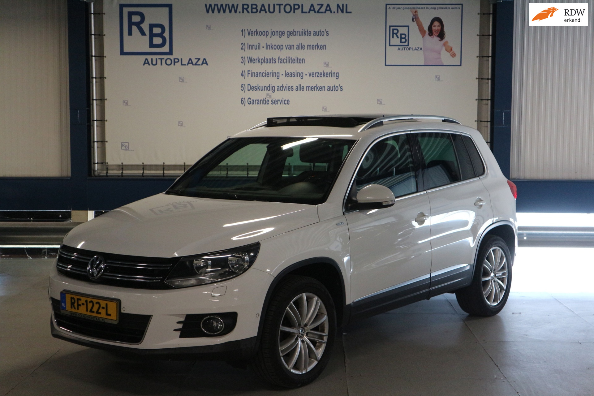 Volkswagen Tiguan 1.4 TSI PANO + AUTOMAAT + FACELIFT + PARKEER FUNCTIE ! ! !