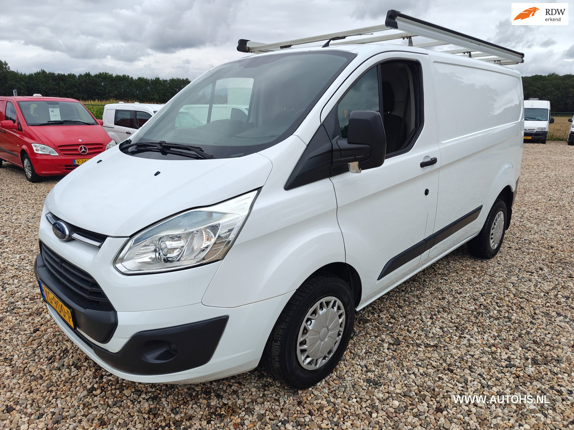 Ford Transit Custom 270 2.2 TDCI L1H1 , 1e Eig. recent €8400 reparatie + onderhoud genoten , complete werkplaats inrichting.