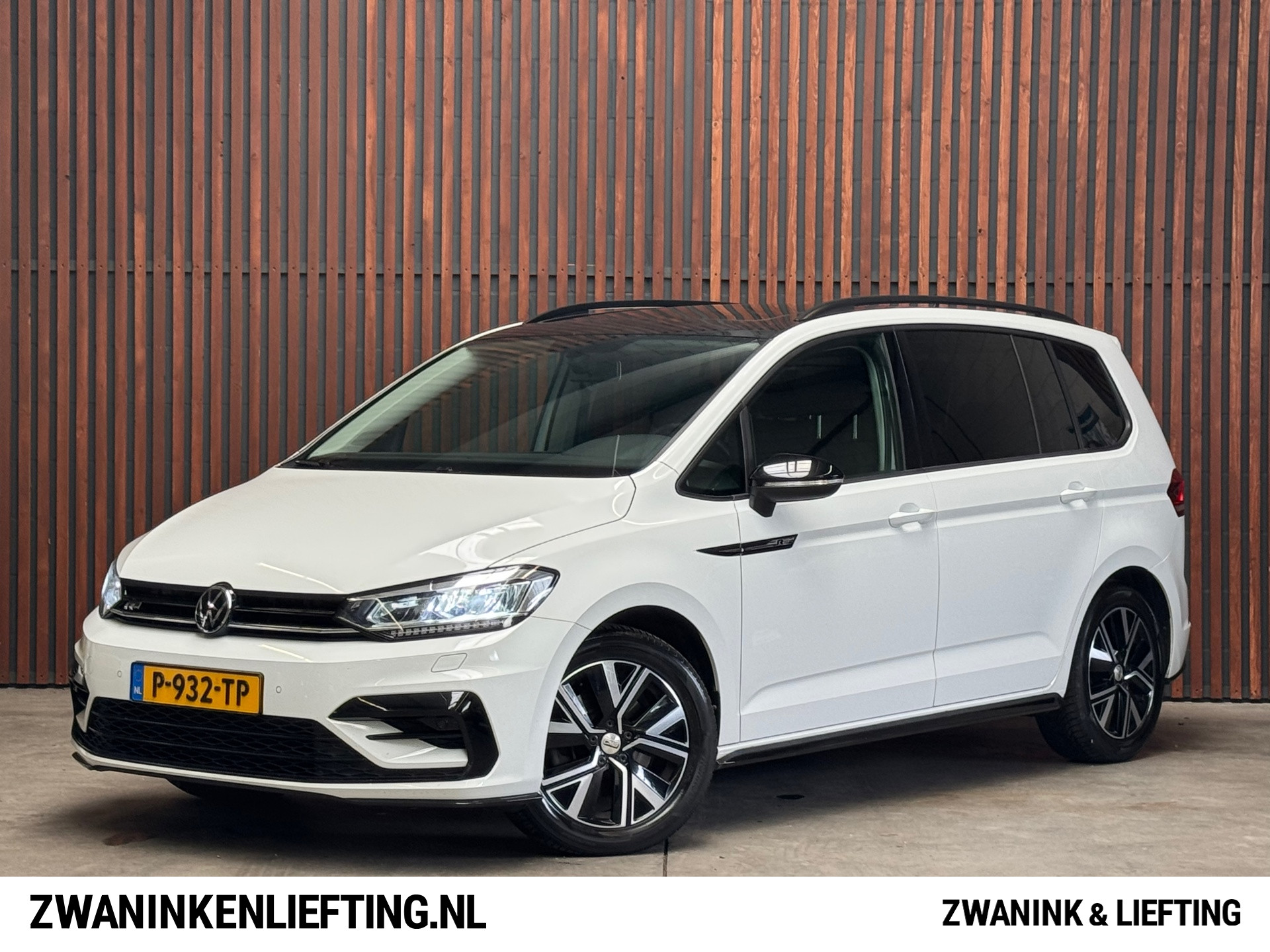 Volkswagen Touran 1.5 TSI AUT. Comfortline Business 7p NAVI-PANO-PDC-CAMERA-STOELVERW. -TREKHAAK