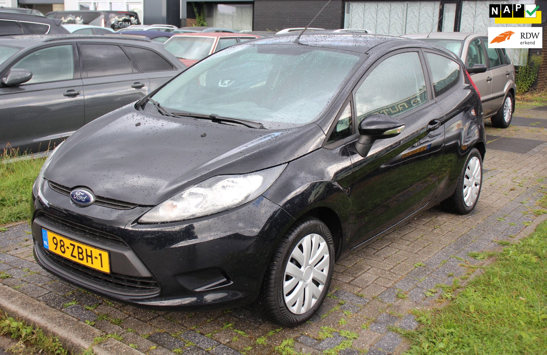 Ford Fiesta 1.25 Champion Airco Cruise Dealer onderhouden! Zwart Elec. ramen Centr deur. vergendeling NAP APK