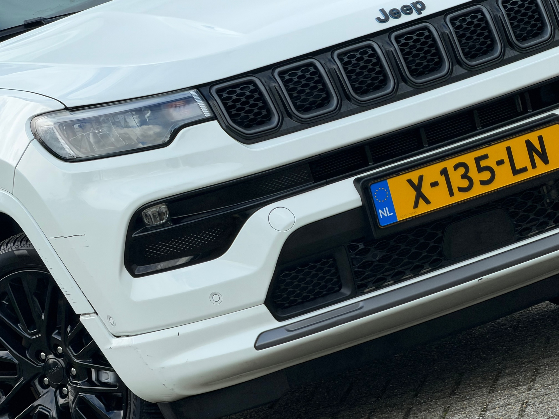 Jeep Compass 4xe 240 Plug-in Hybrid Electric S – Bright White – Leder/Carplay/Adeptive/19”