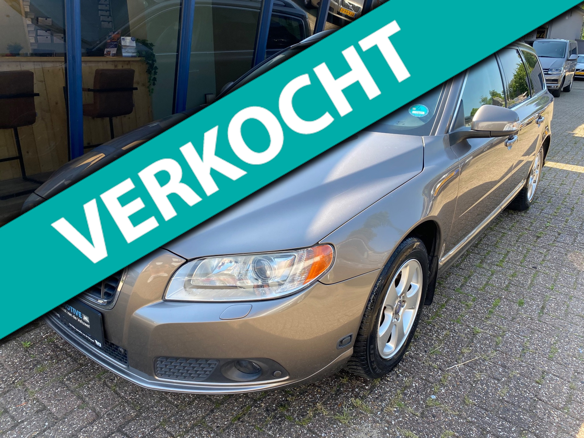 Volvo V70 2.5FT Summum Automaat LEER / XENON / TREKHAAK