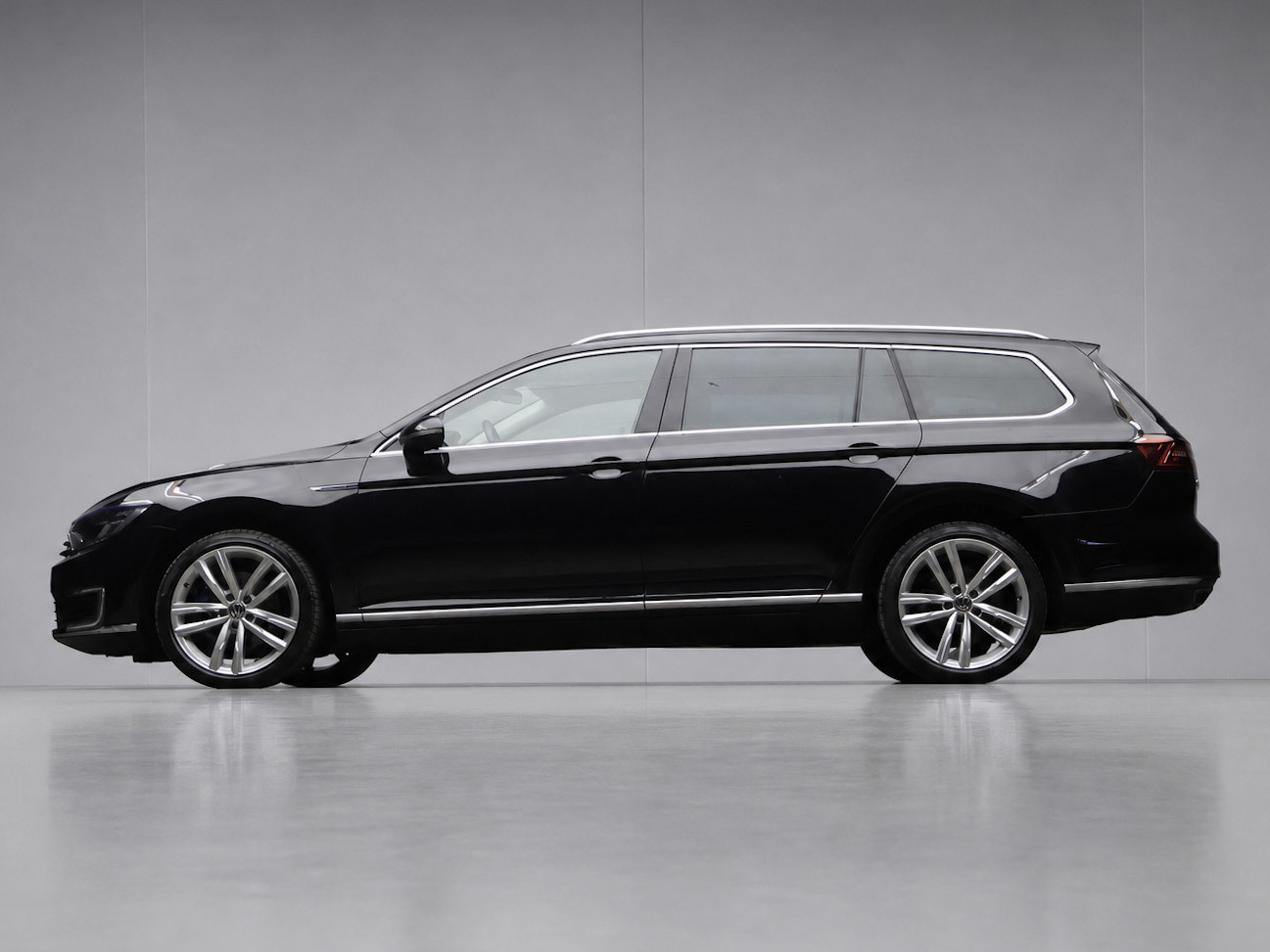 Volkswagen Passat Variant 1.4 TSI GTE Highline Sport (NAVI,CAMERA,STOELVERWARMING,CLIMATE,CRUISE,GETINT,SPORTSTOELEN,LM VELGEN)