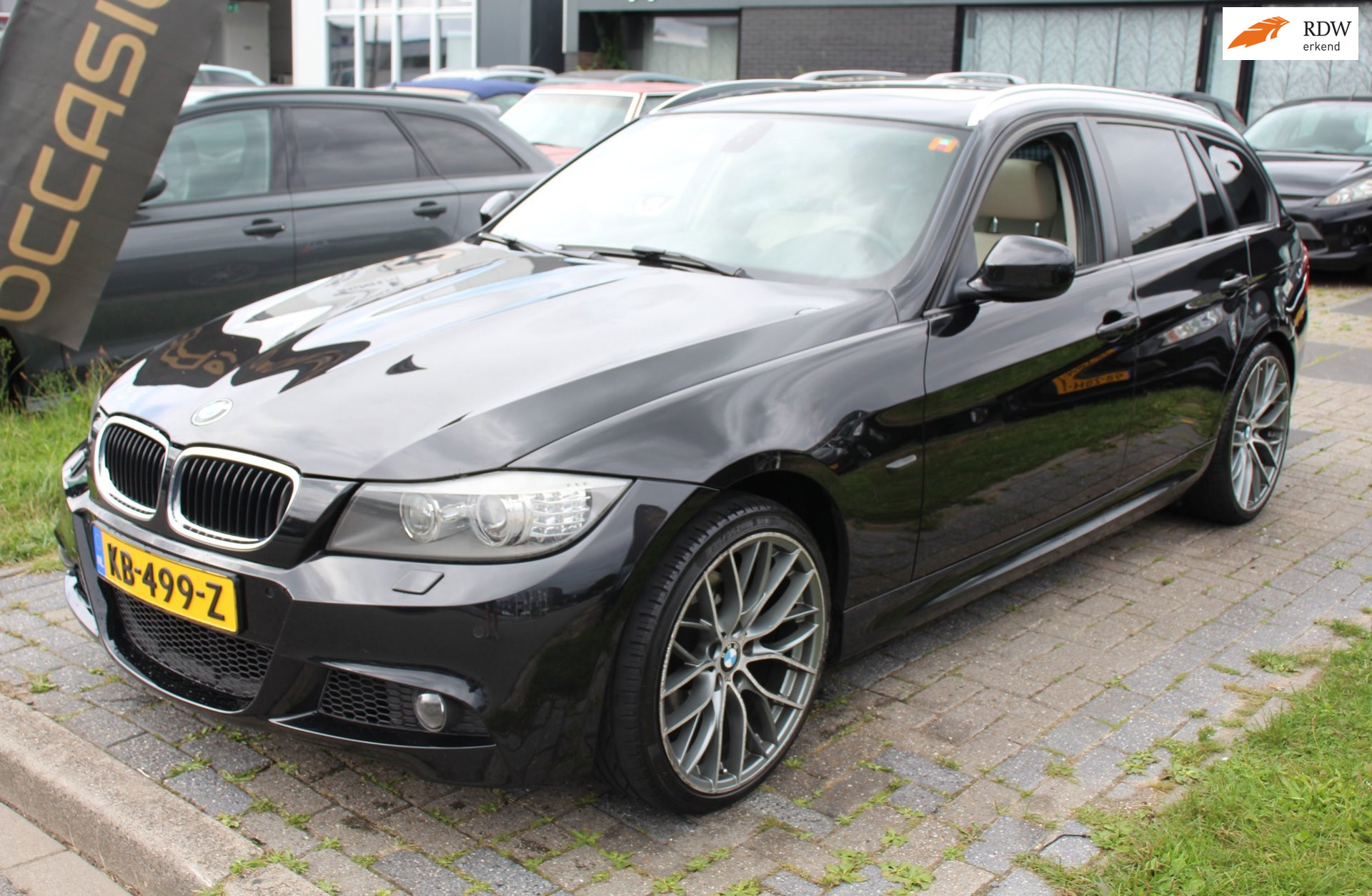 BMW 3 Serie Touring 320i High Executive €3.995,- Panorama NAV Leder Clima Cruise 17″ LM Velgen NAP APK