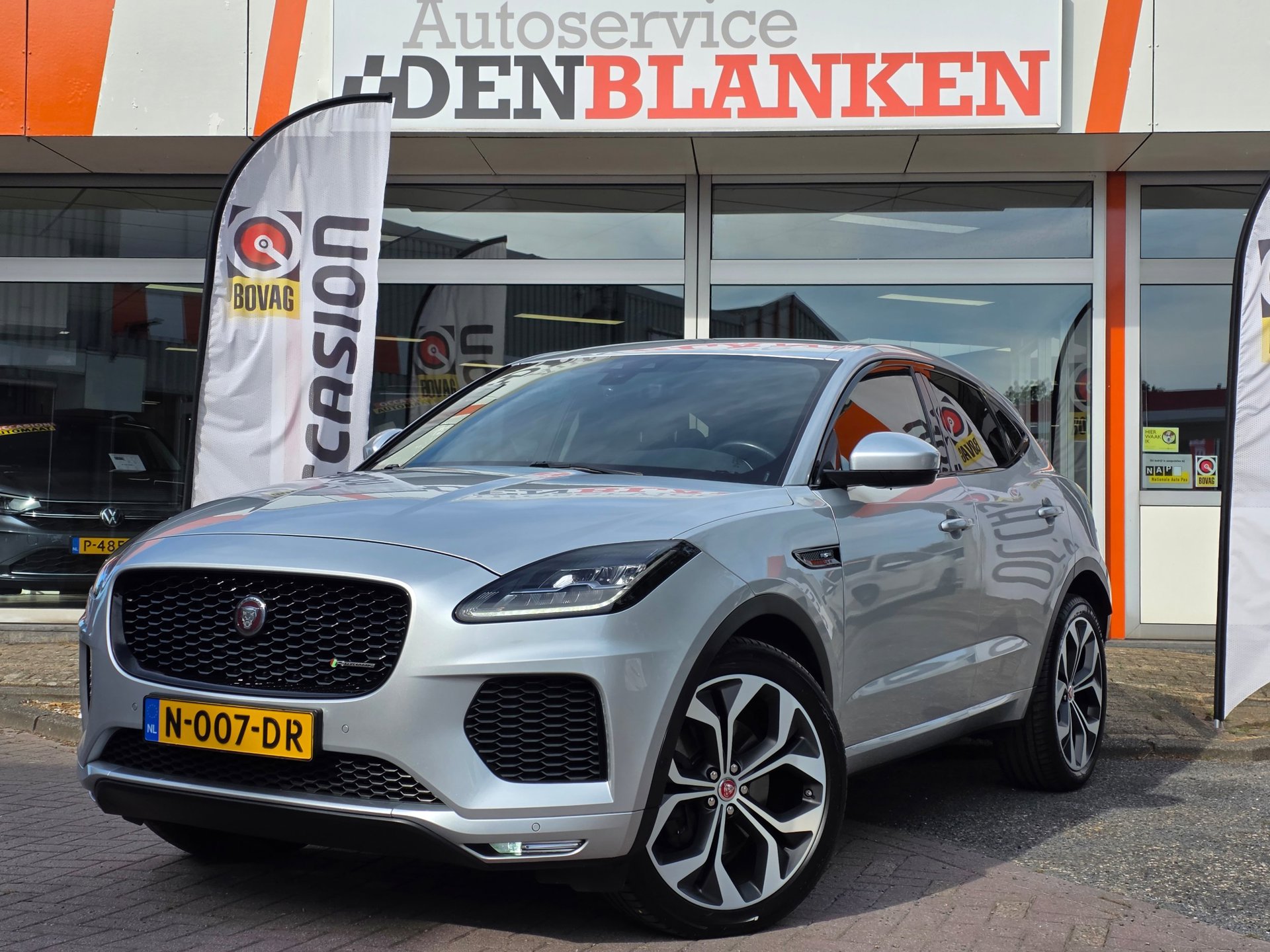 Jaguar E-Pace 2.0 P250 AWD R-Dynamic S Automaat BJ.2018 / Navi / Leder / Camera / 21″Lmv / Trekhaak !!