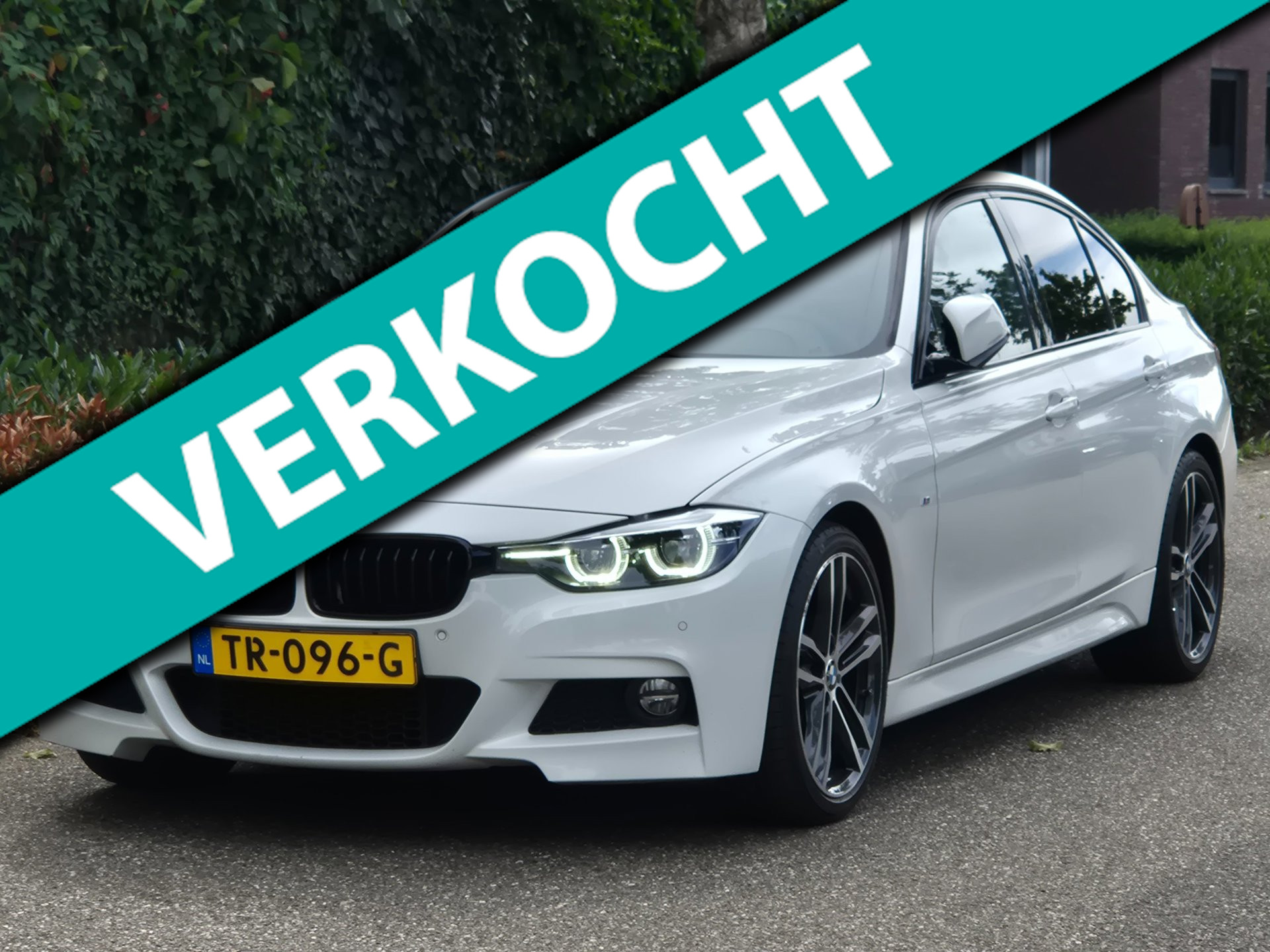 BMW 3-serie 320i Sport Ed Pano CarPlay H&K virtual dash GR Navi Elk. Trekhaak Camera Dode Hoek waarschuwing 19inch M Velgen
