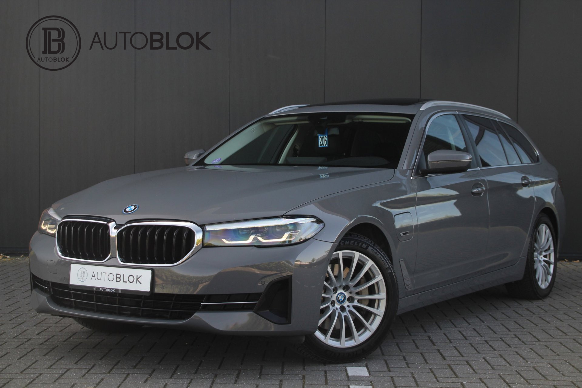 BMW 5 Serie 530e Business Edition Plus| Apple CarPlay | Panoramadak | Trekhaak |