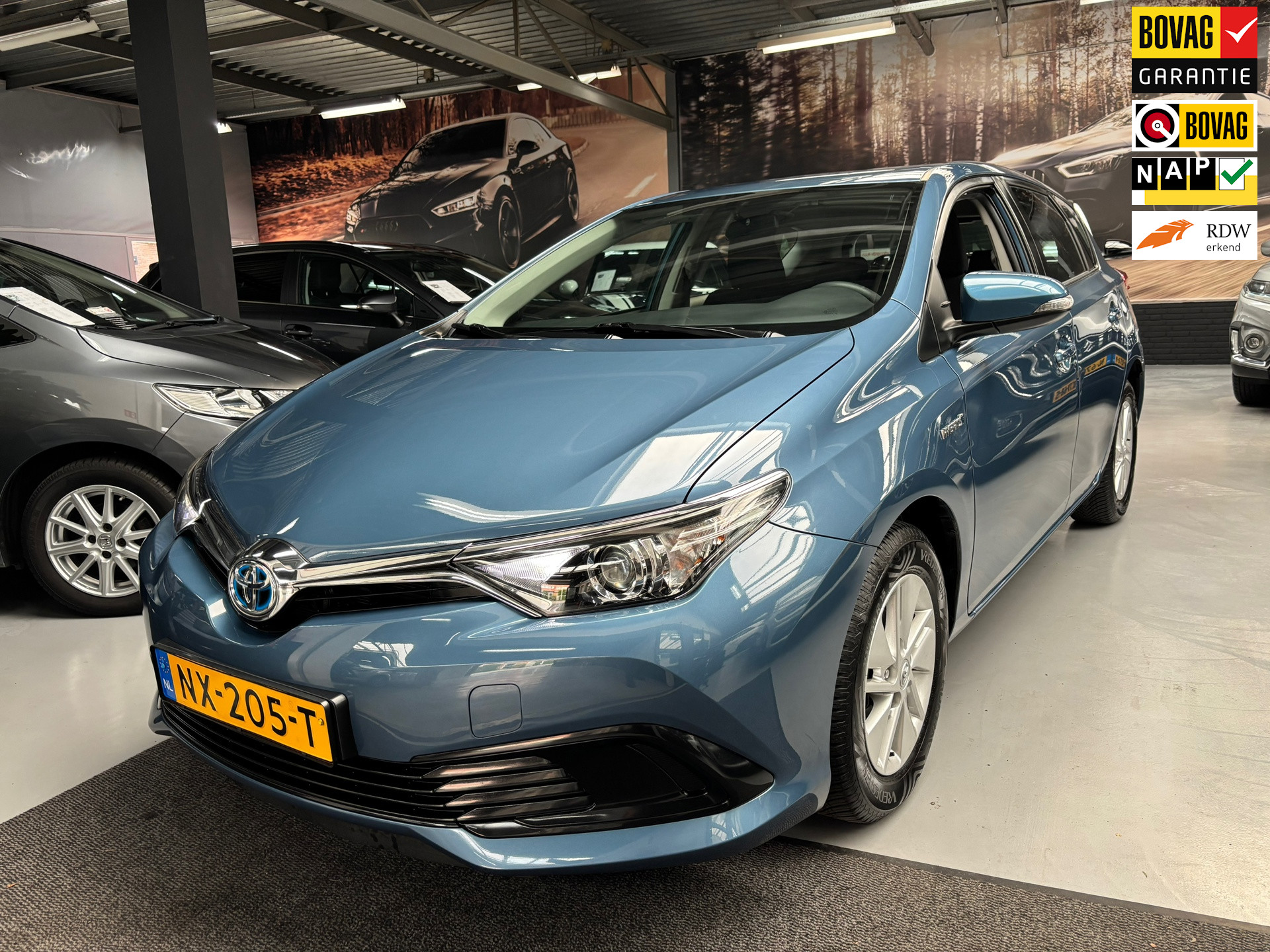 Toyota Auris 1.8 Hybrid Now