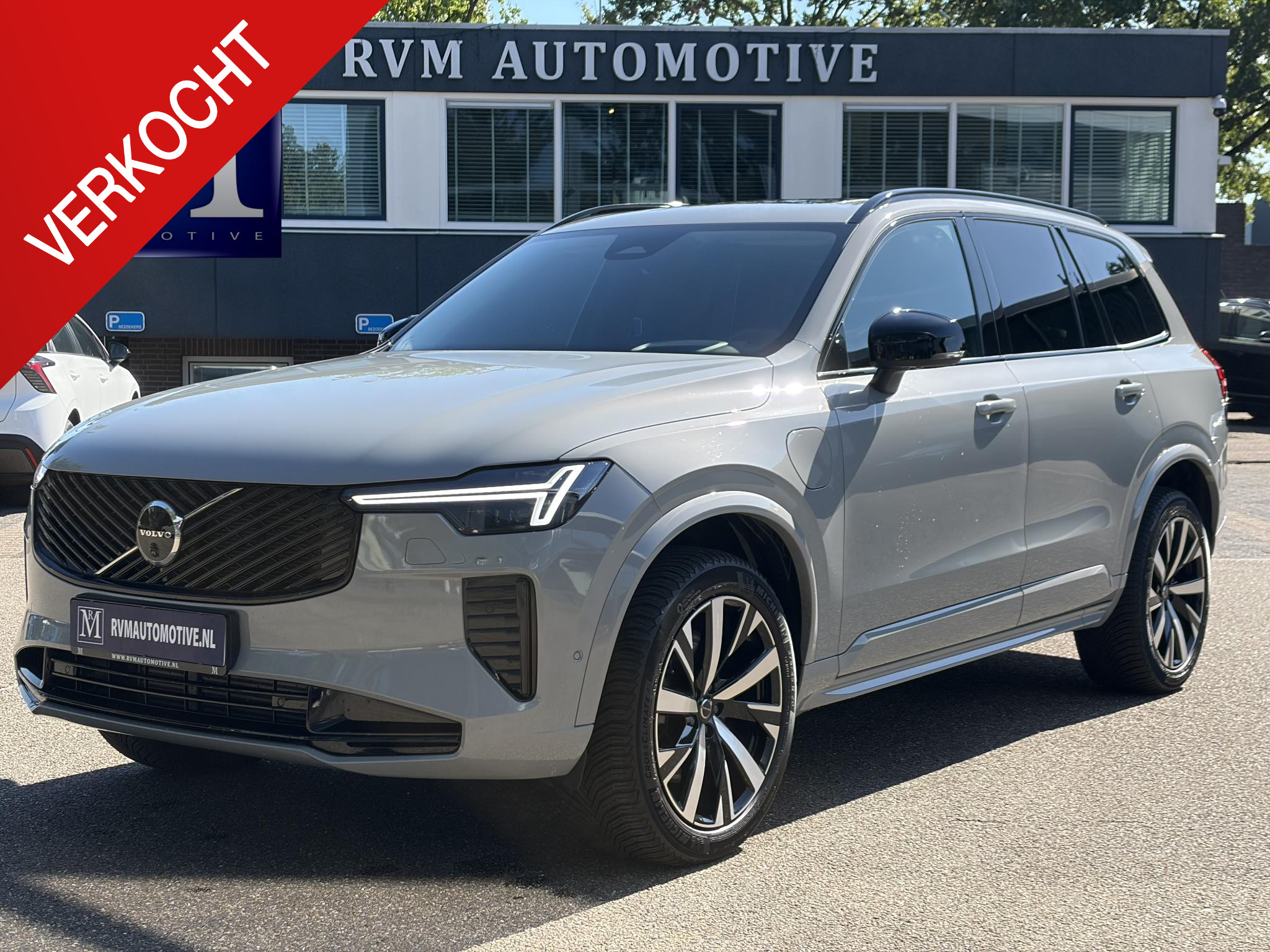 Volvo XC90 2.0 T8 Plug-in hybrid AWD Plus Dark