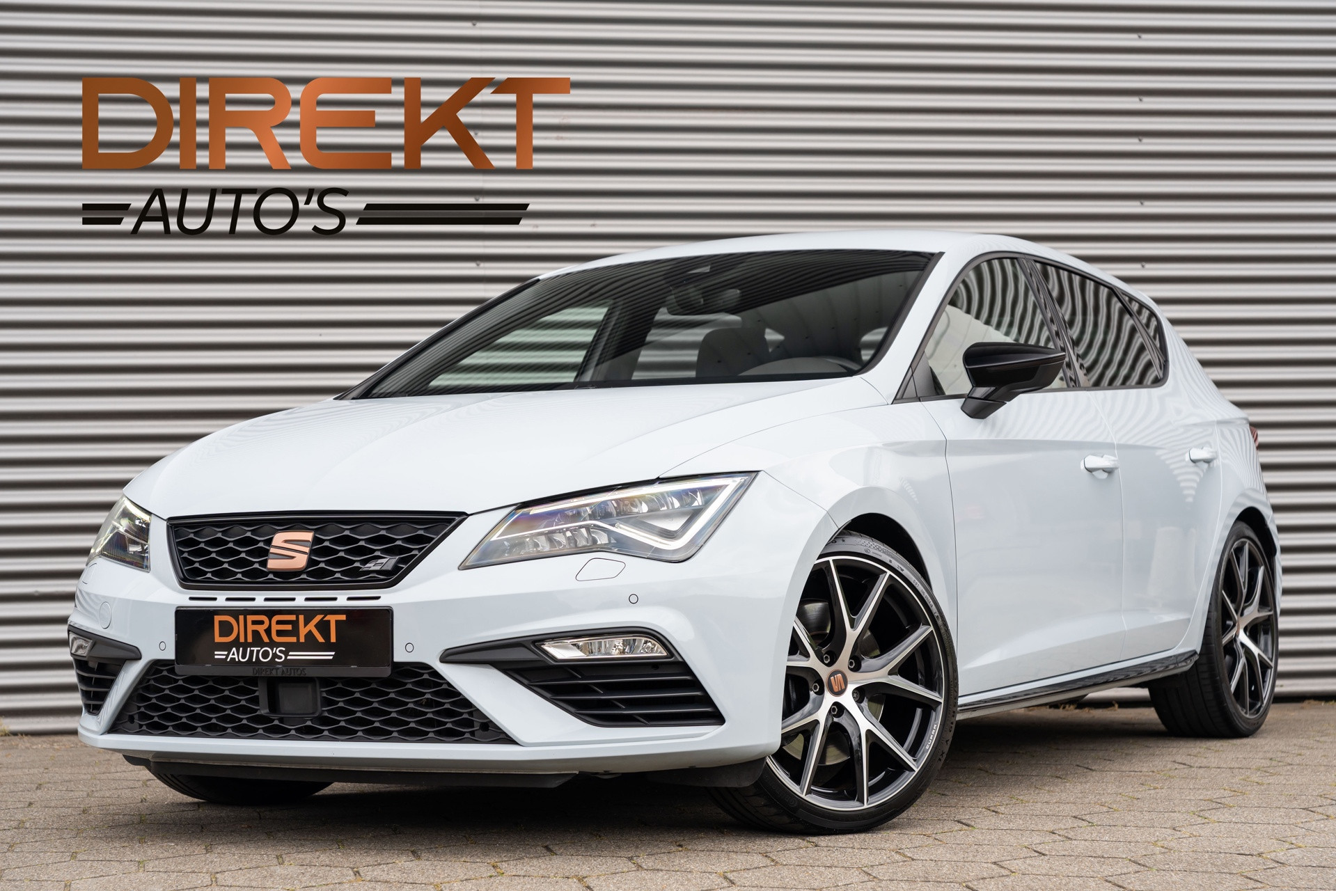 SEAT Leon 2.0 TSI CUPRA BEATS CAMERA KEYLESS DYNAMIC GREY