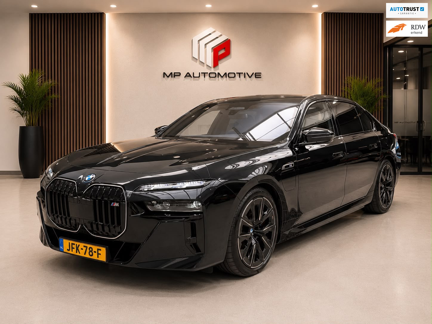 BMW 7 Serie M760e xDrive M-Sport|B&W|SkyL|Rear Seat|Theater Screen|Garantie
