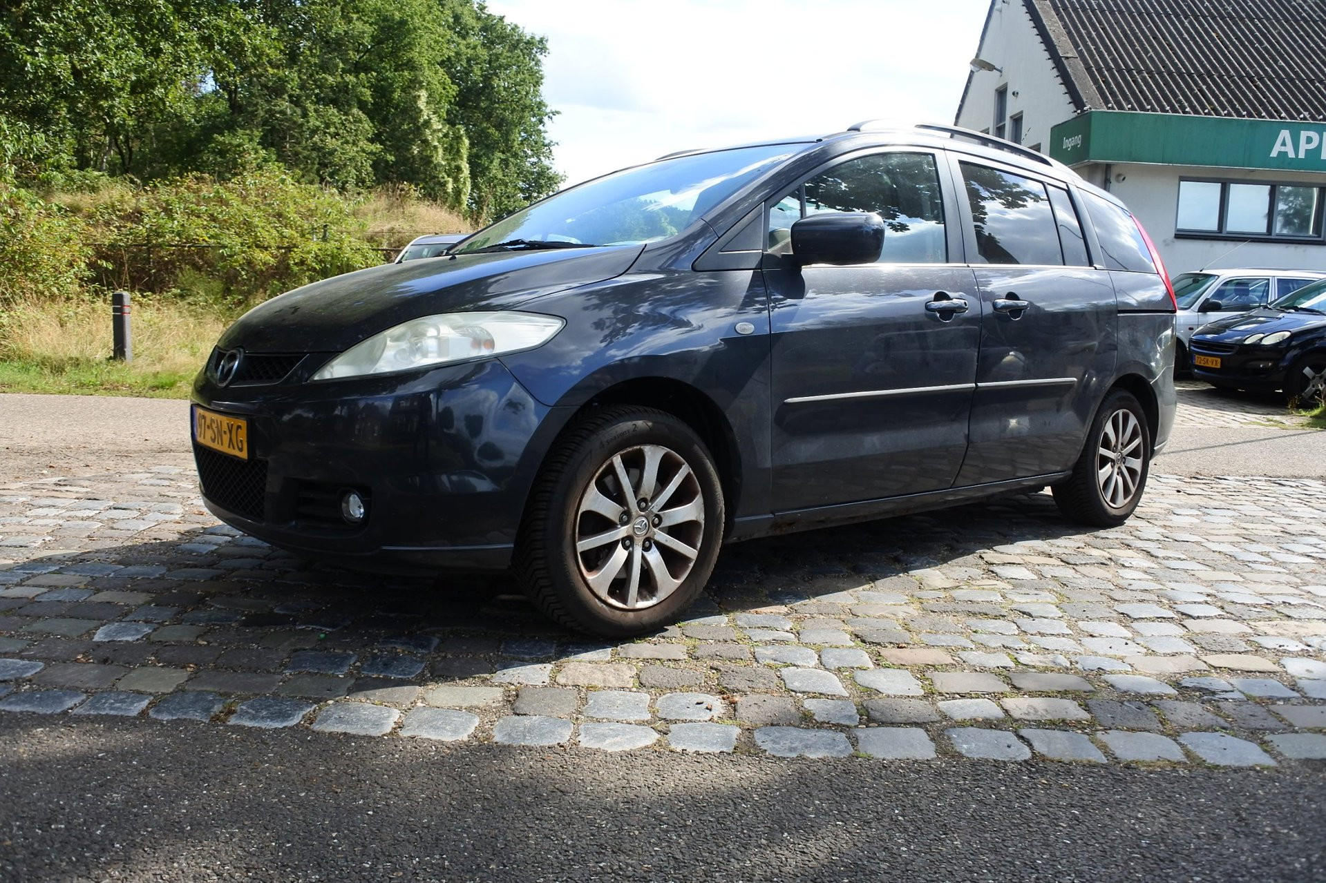 Mazda 5 1.8 Executive 7 pers. airco nw apk 10-9-2027 goed rijdend , lm . velgen