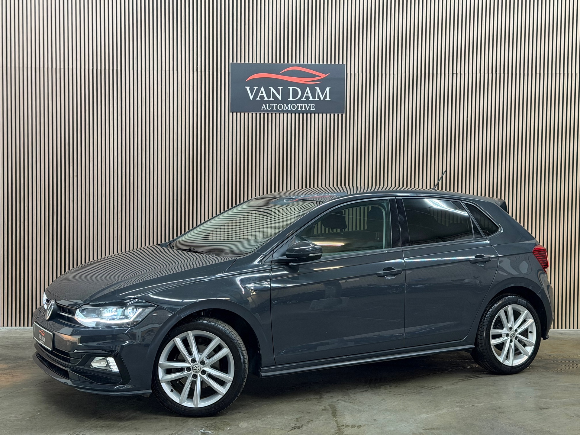 Volkswagen Polo 1.6 TDI R-Line 2018 DSG LED VIRTUAL TREKHAAK
