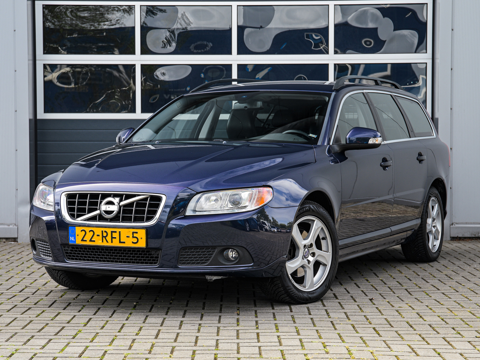 Volvo V70 1.6 T4 180pk Summum | Automaat | Leder | Xenon | Climate control | Stoelverwarming | Trekhaak