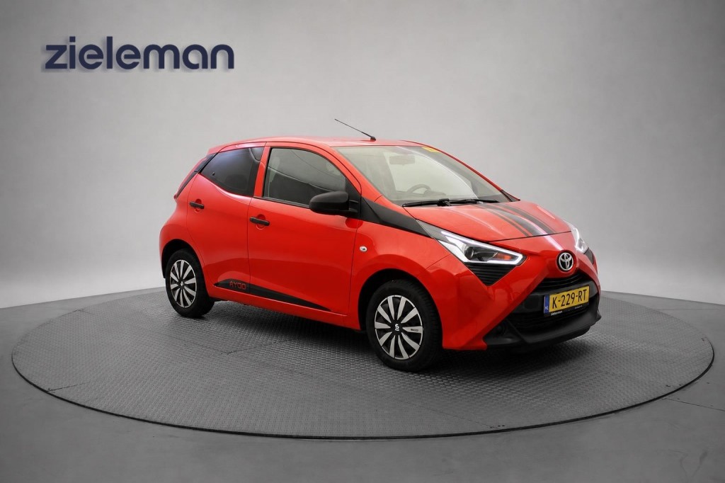 Toyota Aygo 1.0 VVT-I X-Fun Sport 5 Deurs – Airco, Multifunctioneel stuur, Bluetooth