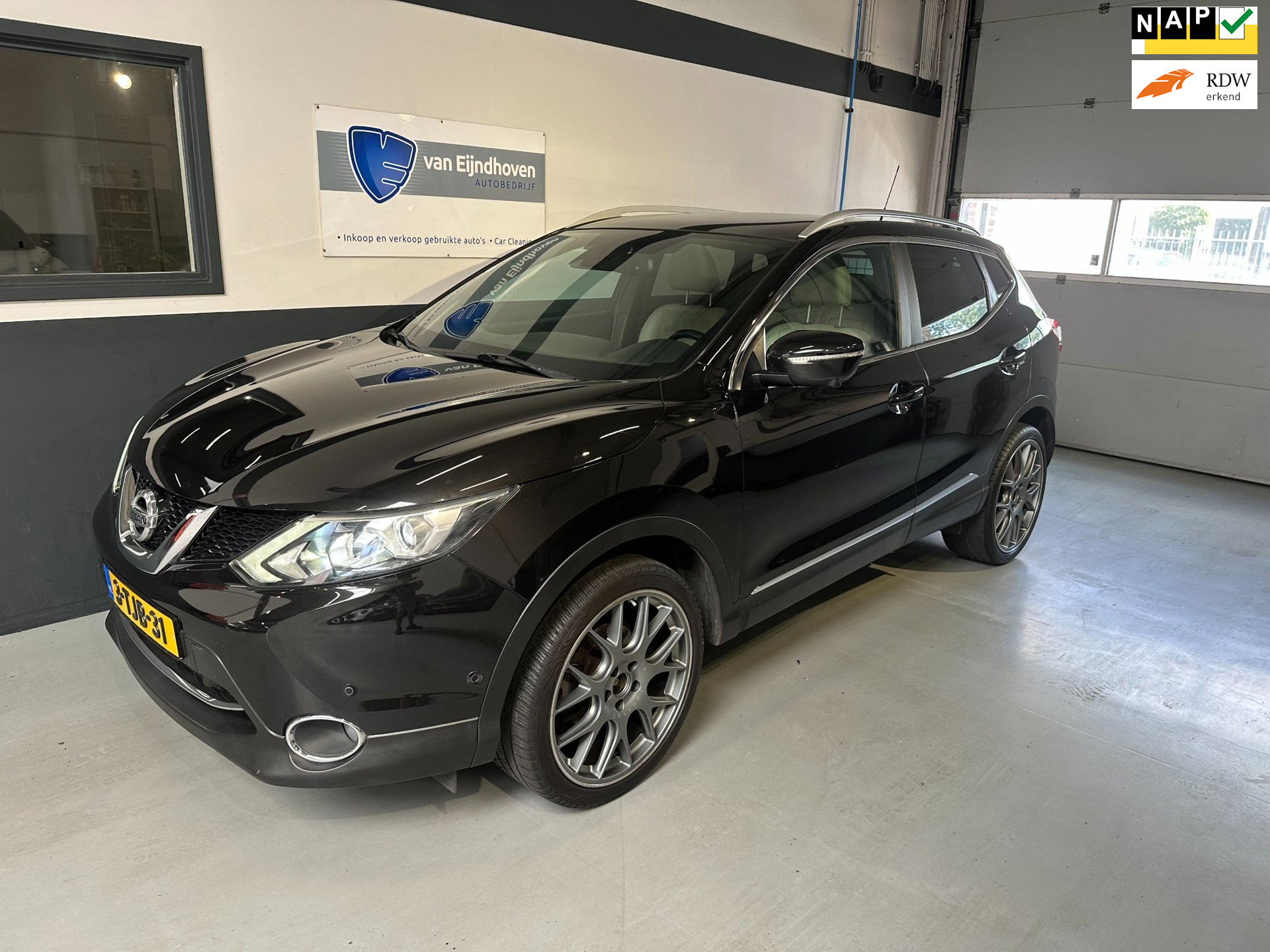 Nissan QASHQAI 1.2 Premier Edition Alcantara|Pano|BBS