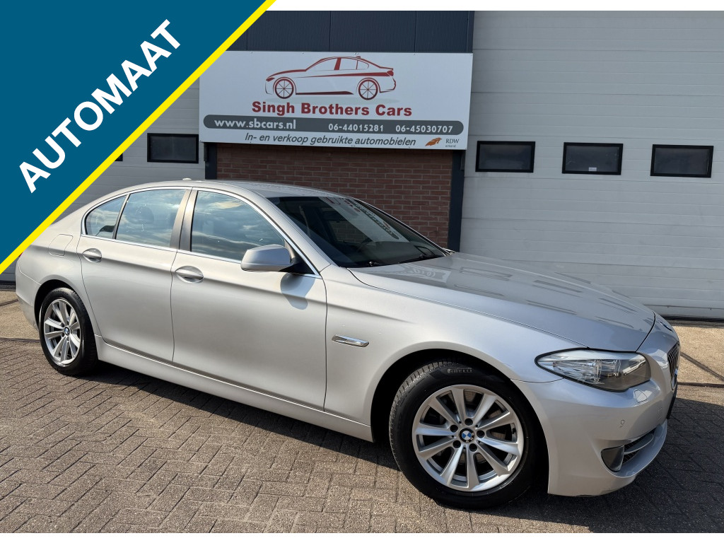 BMW 5 Serie 528i/259PK/AUT/NAP/LEER/CAMERA/INRUIL.MOG!!!!