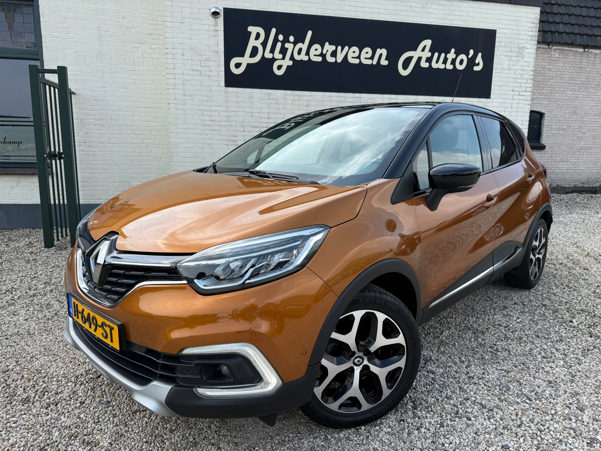 Renault Captur 1.2 TCe Initiale Paris Camera | Navi | Leer | Stoel VW | Pano | Trekhaak
