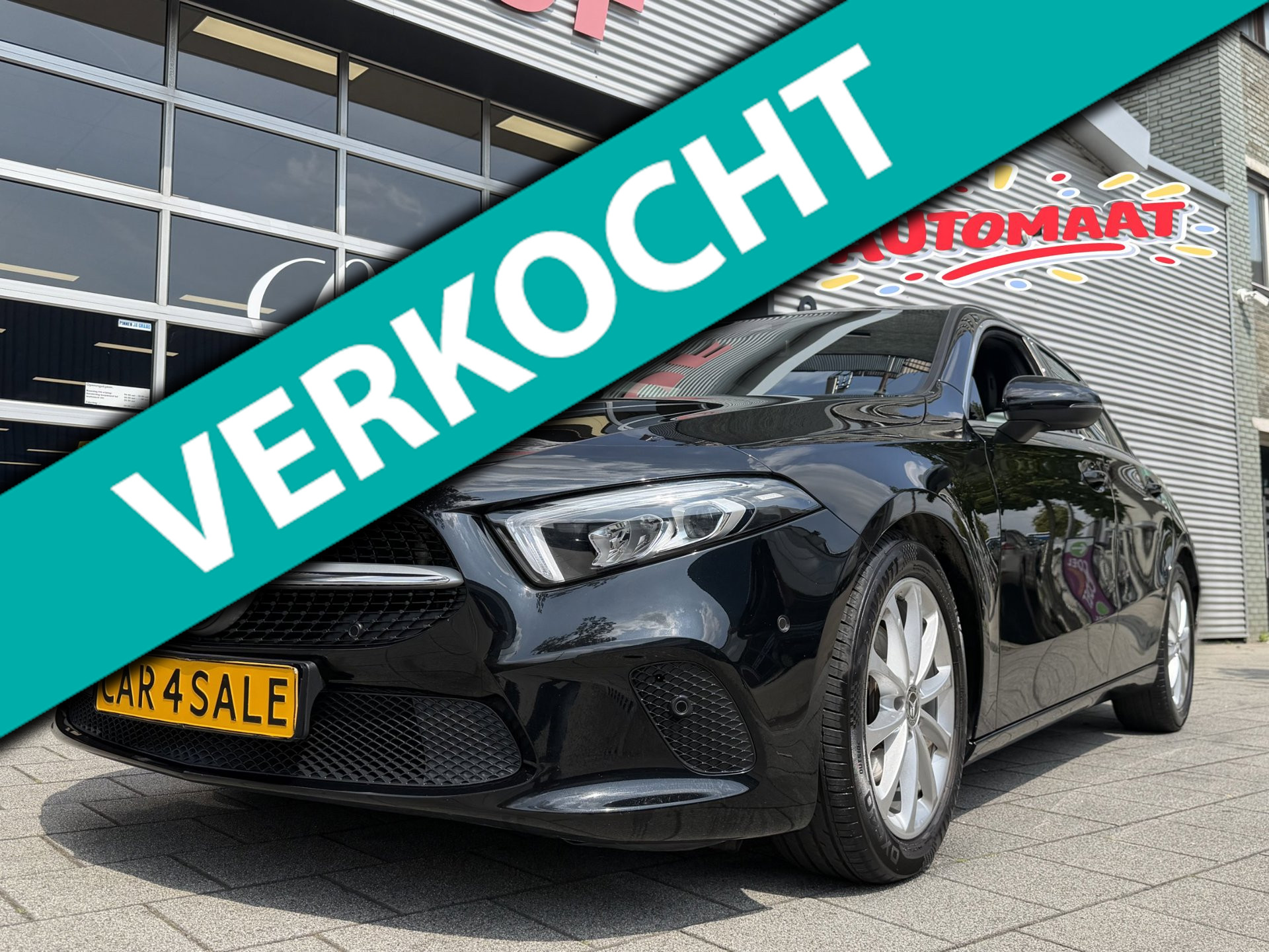 Mercedes-Benz A-Klasse 180 Black Edition I Navigatie I Virtual Cockpit I Sport pakket I 1/2 Leer I LED I PDC I Dealer onderhouden