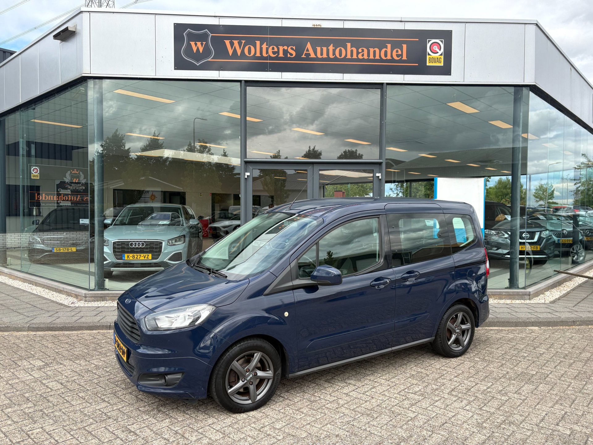 Ford Tourneo Courier 1.0 Titanium