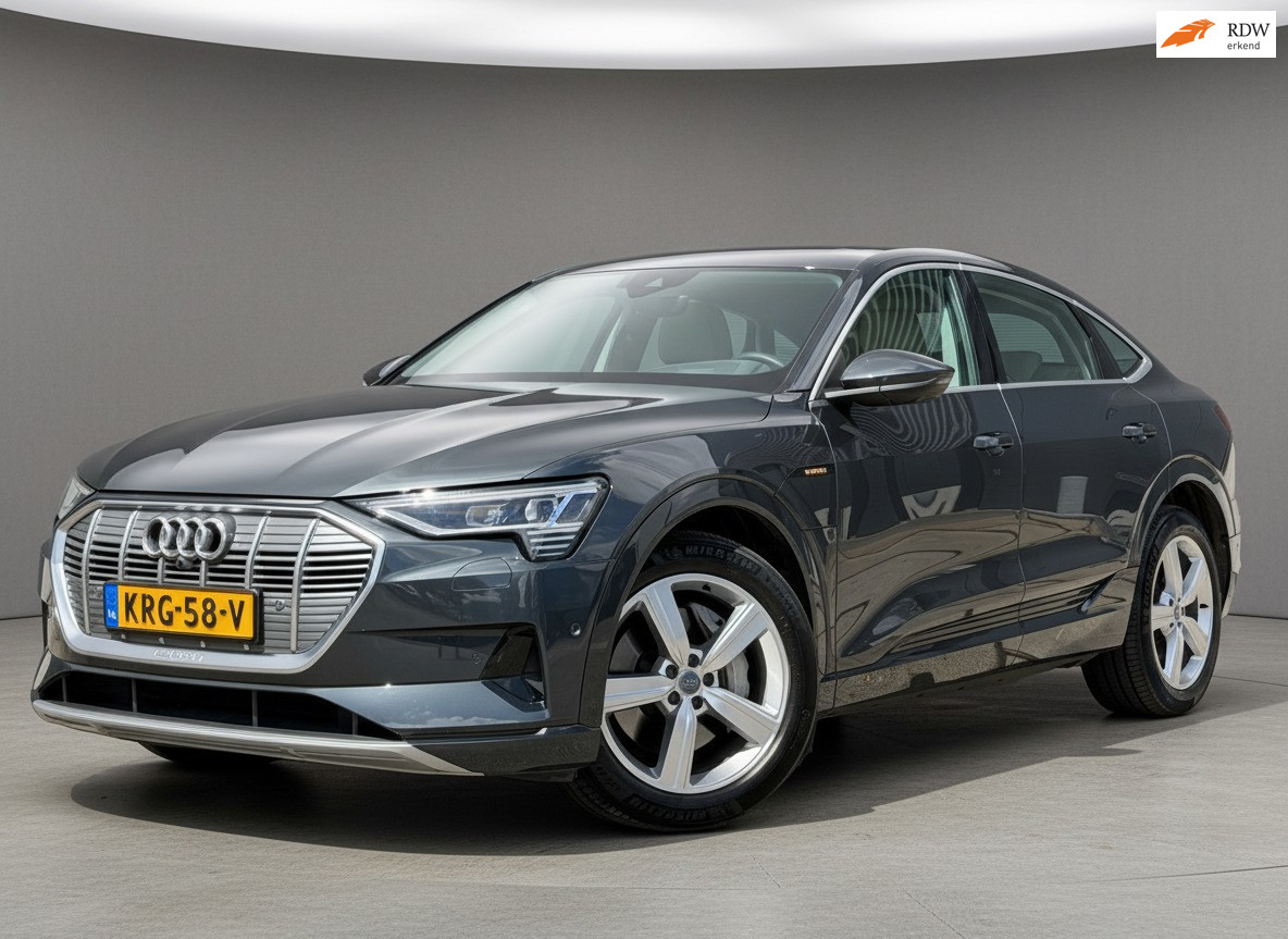Audi e-tron Sportback 55 quattro Business edition Plus 95 kWh|SOH 93%|Luchtvering|Leder|HUD|Trekhaak|3D-camera|Memory