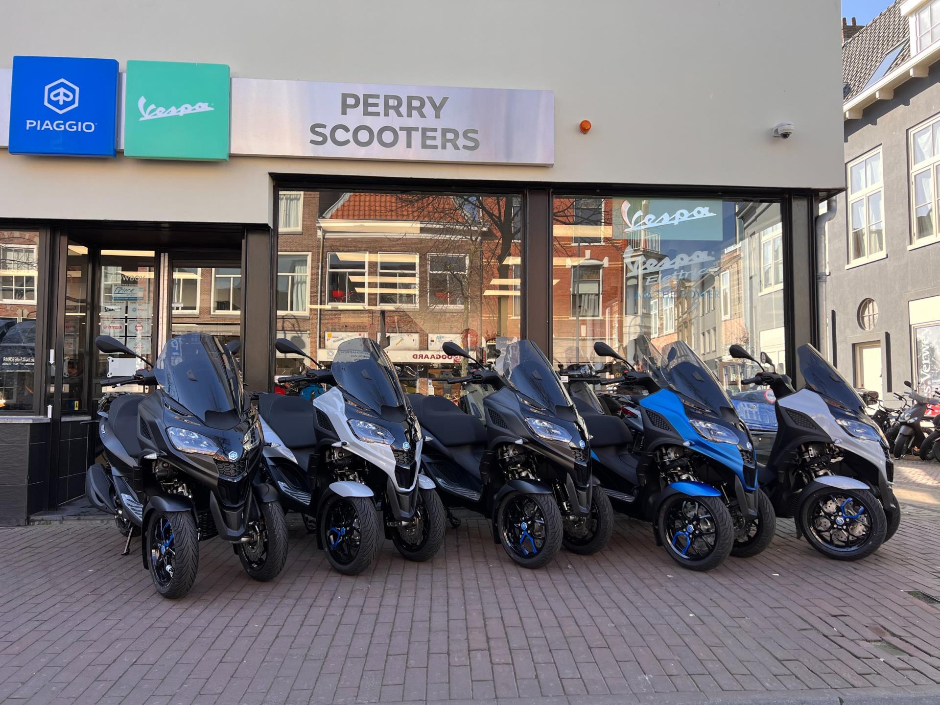 Piaggio 310 MP3 HPE Sport Euro5+ 2026 0KM | 4 Jaar Fabrieksgarantie | Rijbewijs B | NIEUW | OFFICIELE DEALER | €750,- VOORDEEL!
