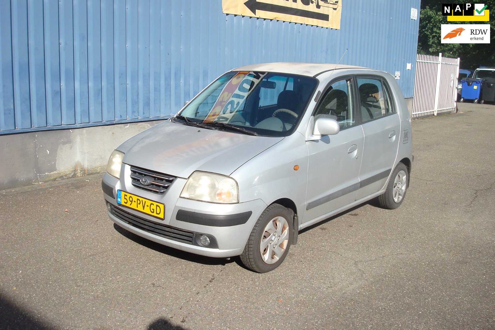 Hyundai Atos 1.1i Dynamic, Lak wat van het dak af