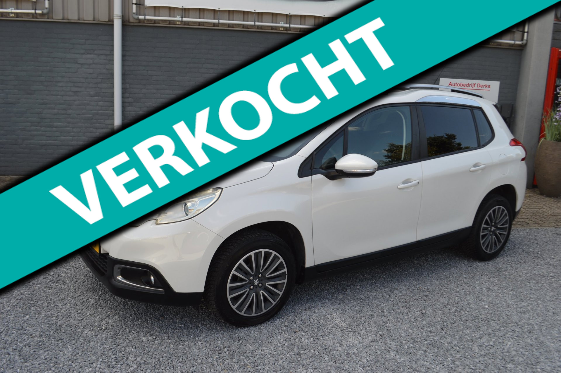 Peugeot 2008 1.2 VTi Airco | Panorama | Navi | Trekhaak | Garantie