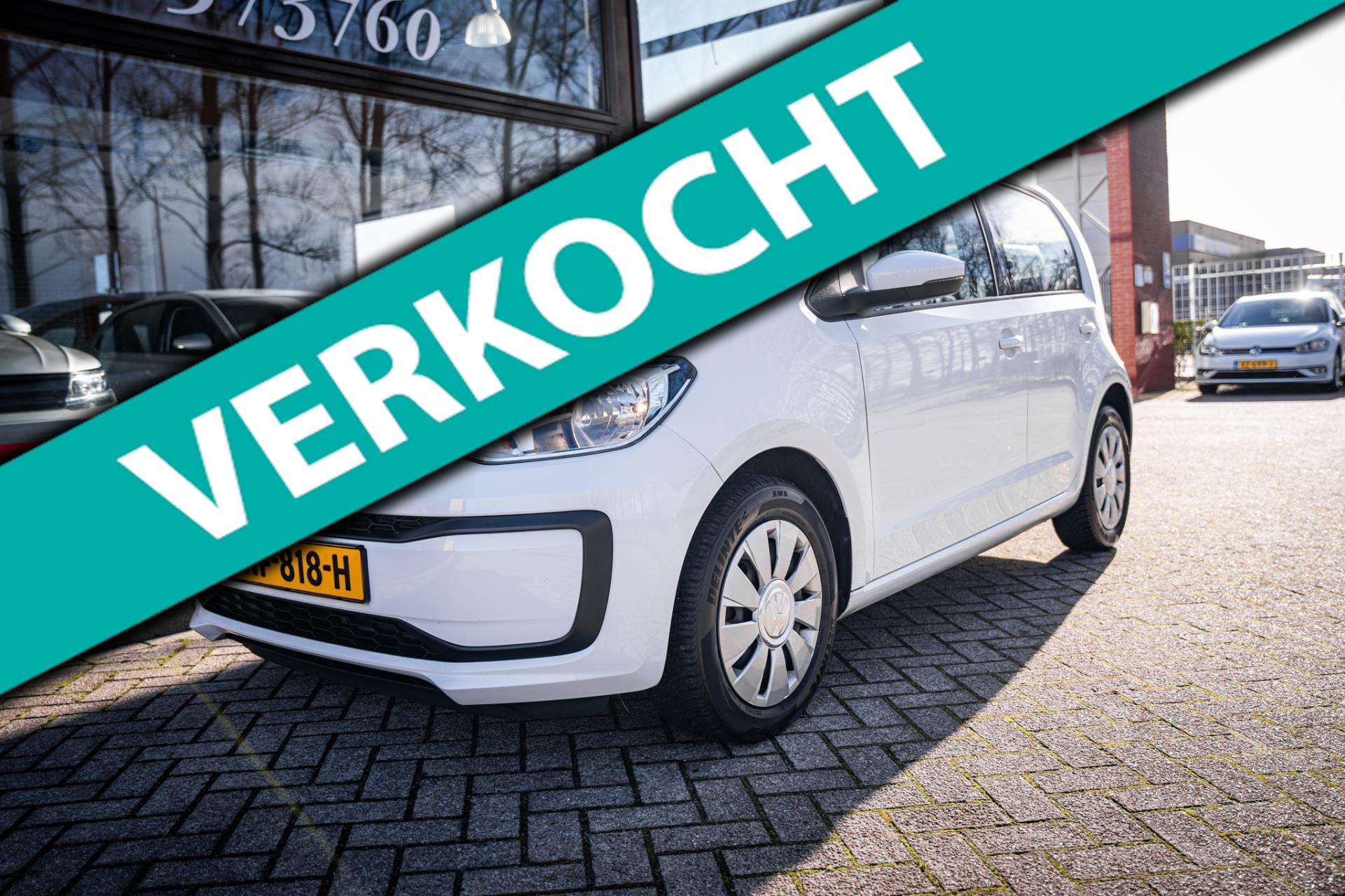 Volkswagen up! 1.0 BMT move up! | Airco | Trekhaak | Bluetooth telefoon | Electrische ramen | Maps & More | DAB+ |