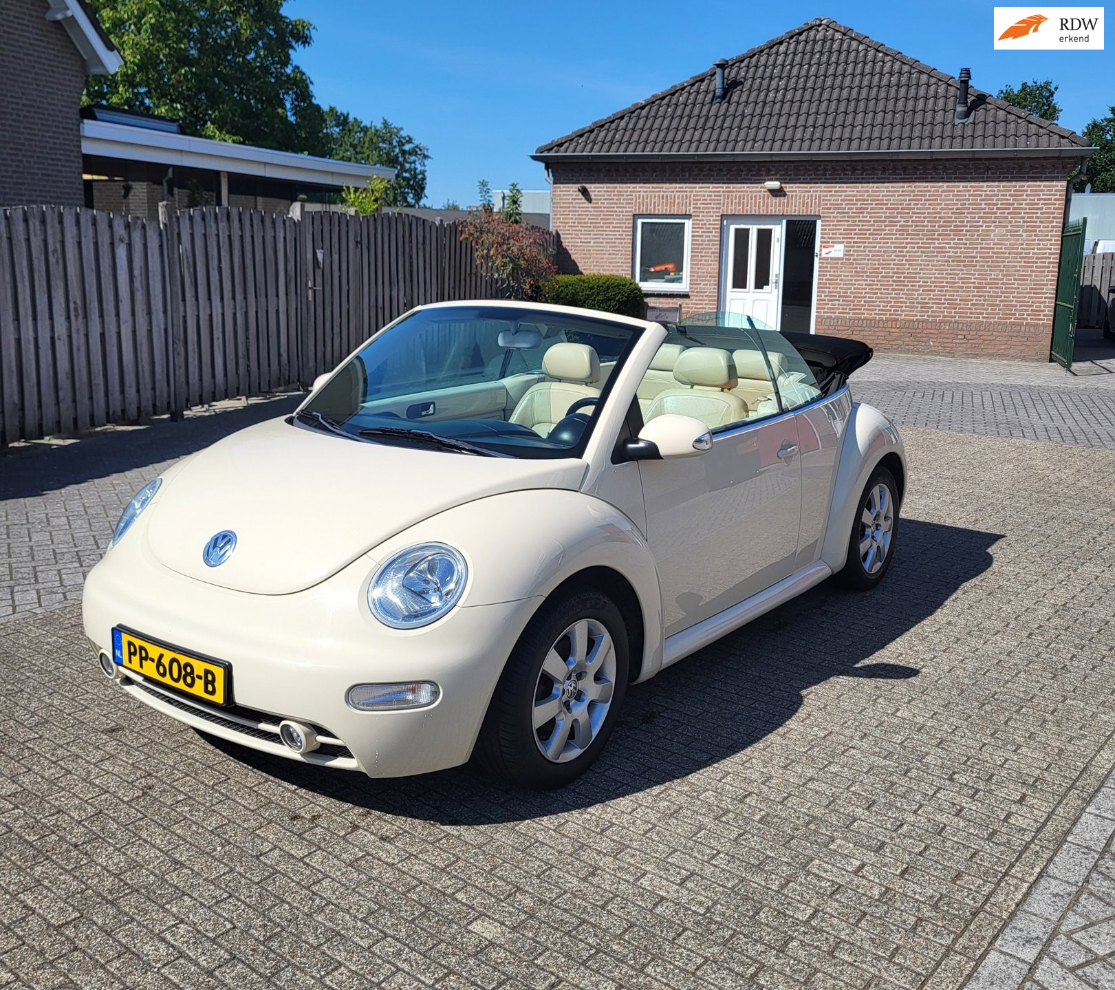 Volkswagen New Beetle Cabriolet 2.0 Highline Beige APK07/27!