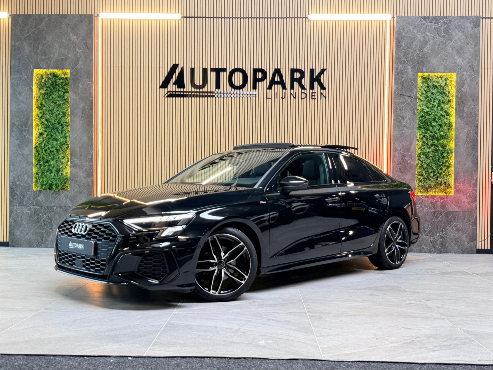 Audi A3 Limousine 30 TFSi 3X S-LINE|PANO|MATRIX LED|ACC|KEYLESS|NIGHTPAKKETCARPLAY|DEALER ONDERHOUDEN|SFEERVERLICHTING|NL AUTO|NAP