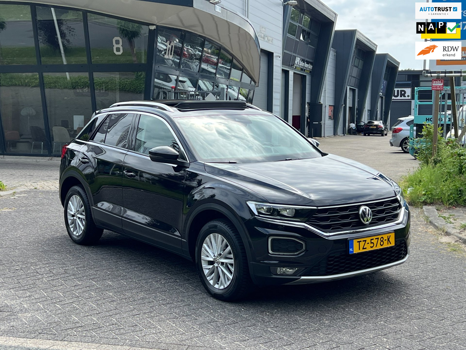 Volkswagen T-Roc 1.0 TSI 6-Bak LED PANO CARPLAYY NAP!!