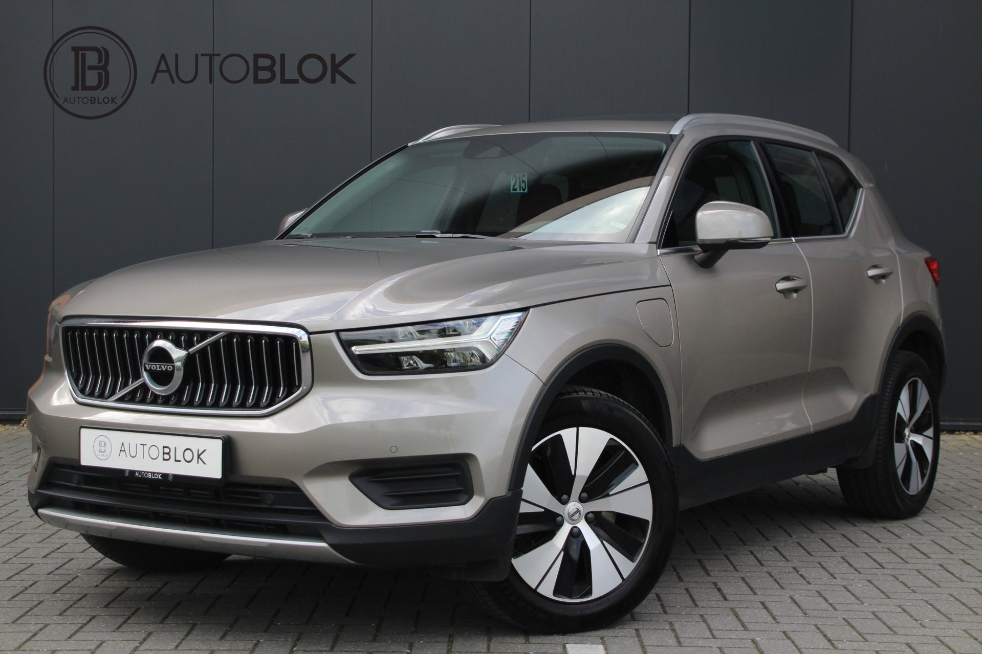 Volvo XC40 1.5 T5 Recharge Inscription | Panoramadak | Stoelverwarming | Apple CarPlay | Camera |