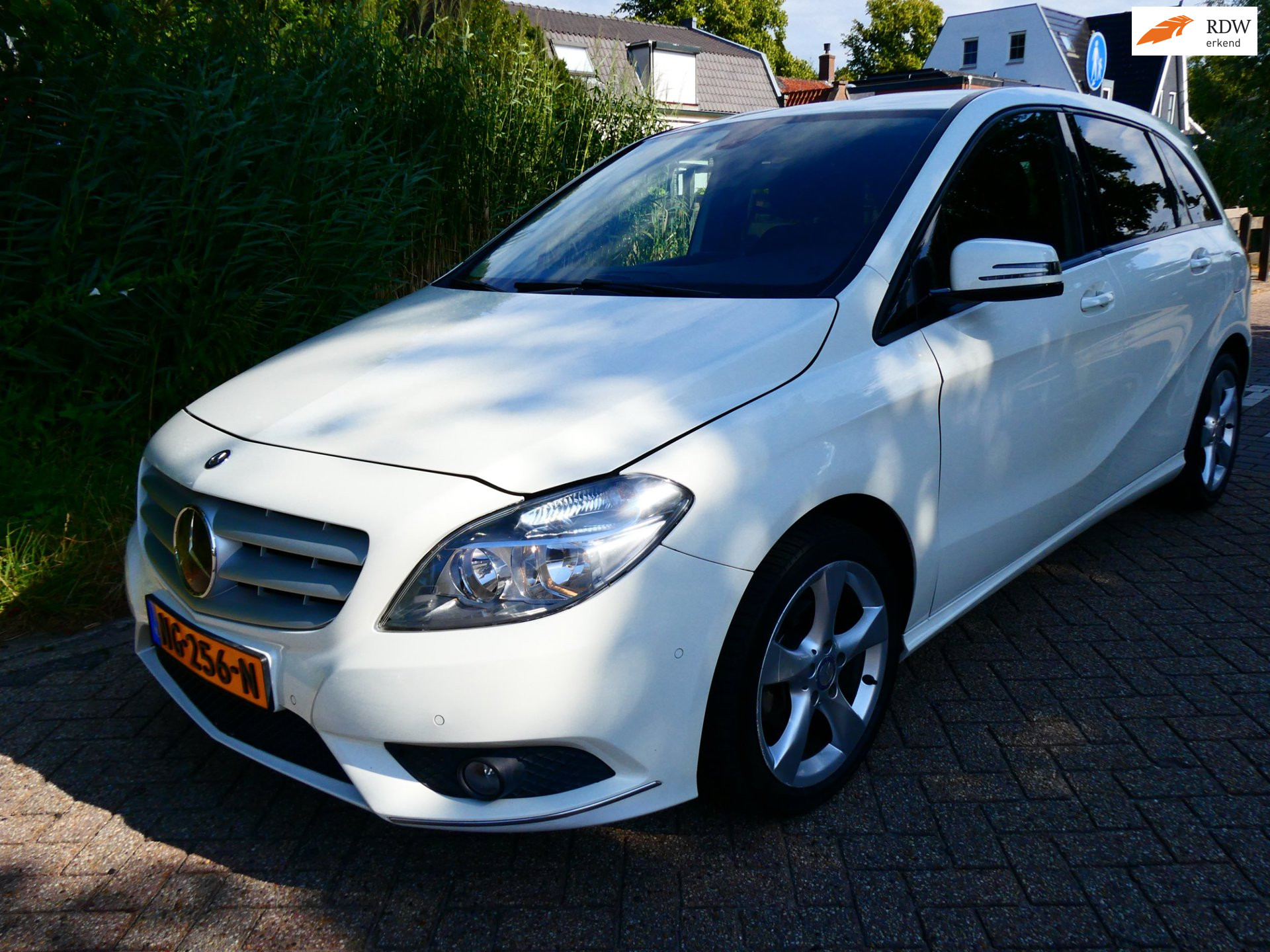 Mercedes-Benz B-Klasse 180 Automaat 122pk Clima Cruise LED PDC Historie