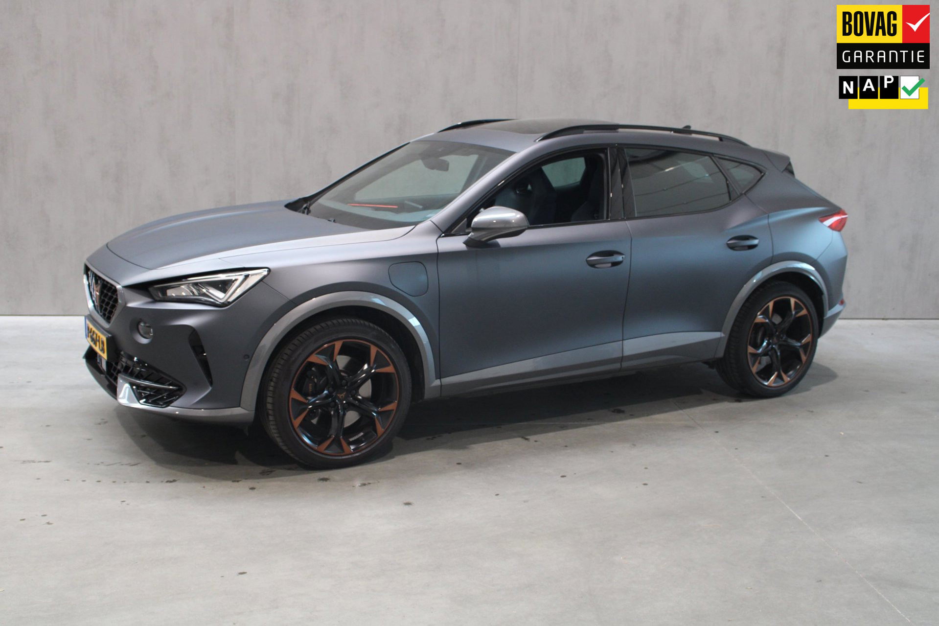 CUPRA Formentor 1.4 e-Hybrid VZ Copper Edition Matt Gray/Pano/Leer/Kuipstoelen Memory/Trekhaak Full Option NL Auto